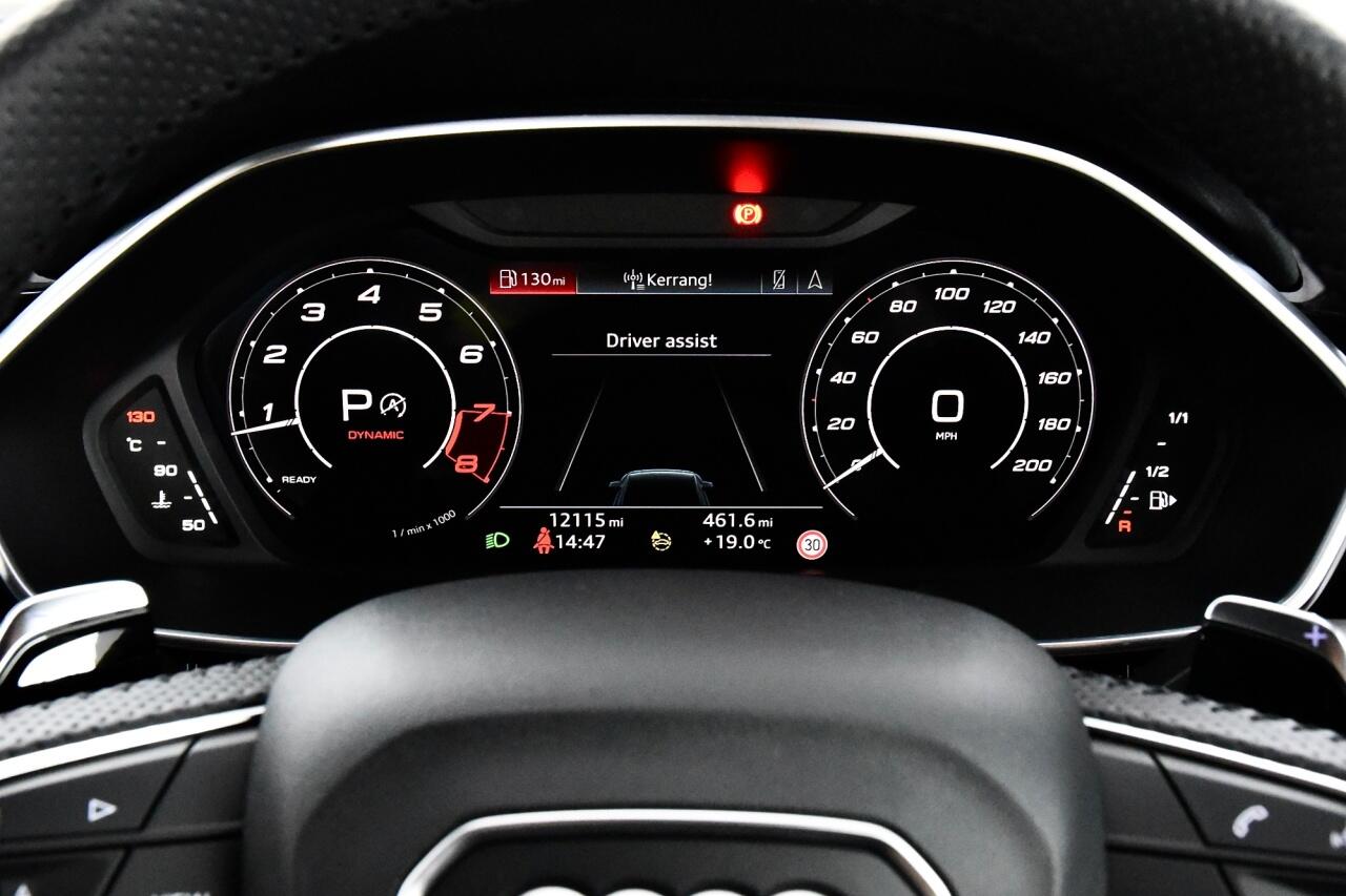 Audi RS Q3 view 30