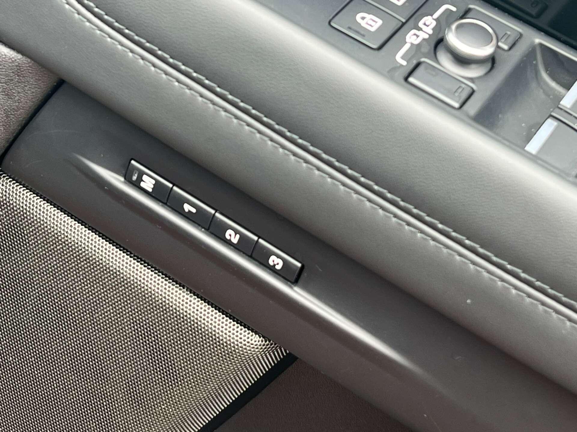 Land Rover Range Rover Evoque view 19