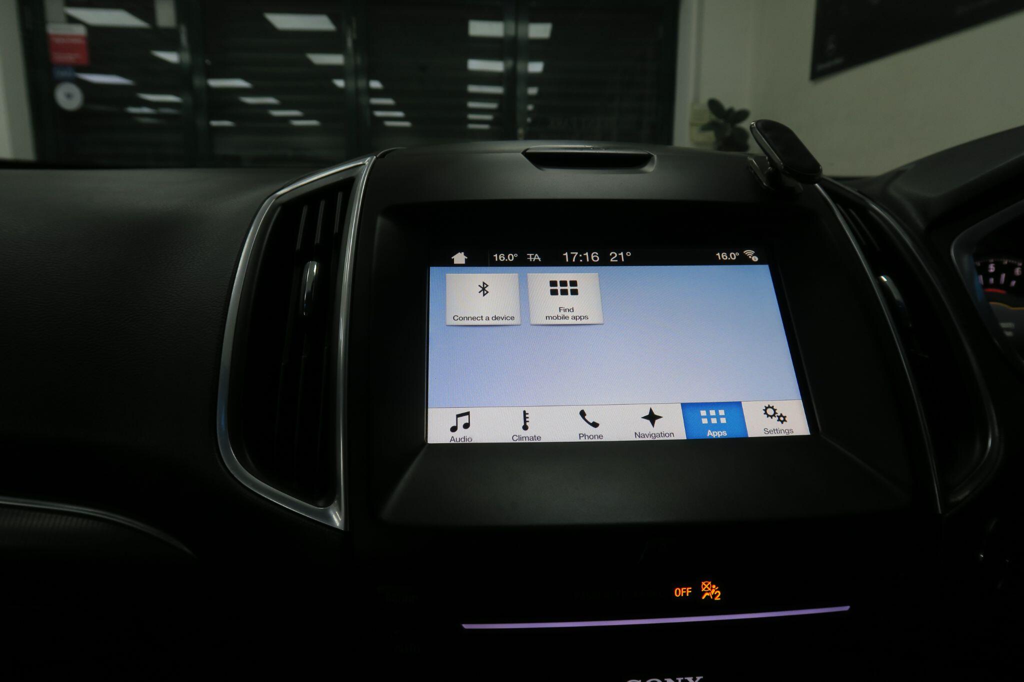 Ford Edge view 15