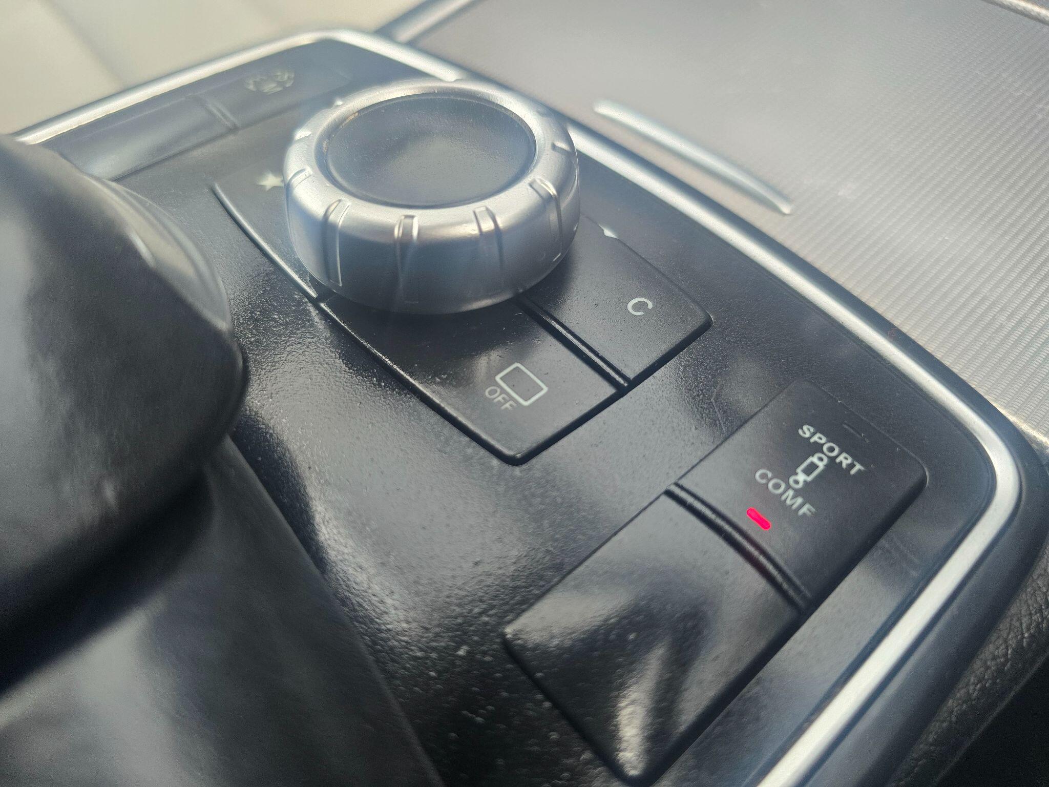 Mercedes-Benz E-Class view 23