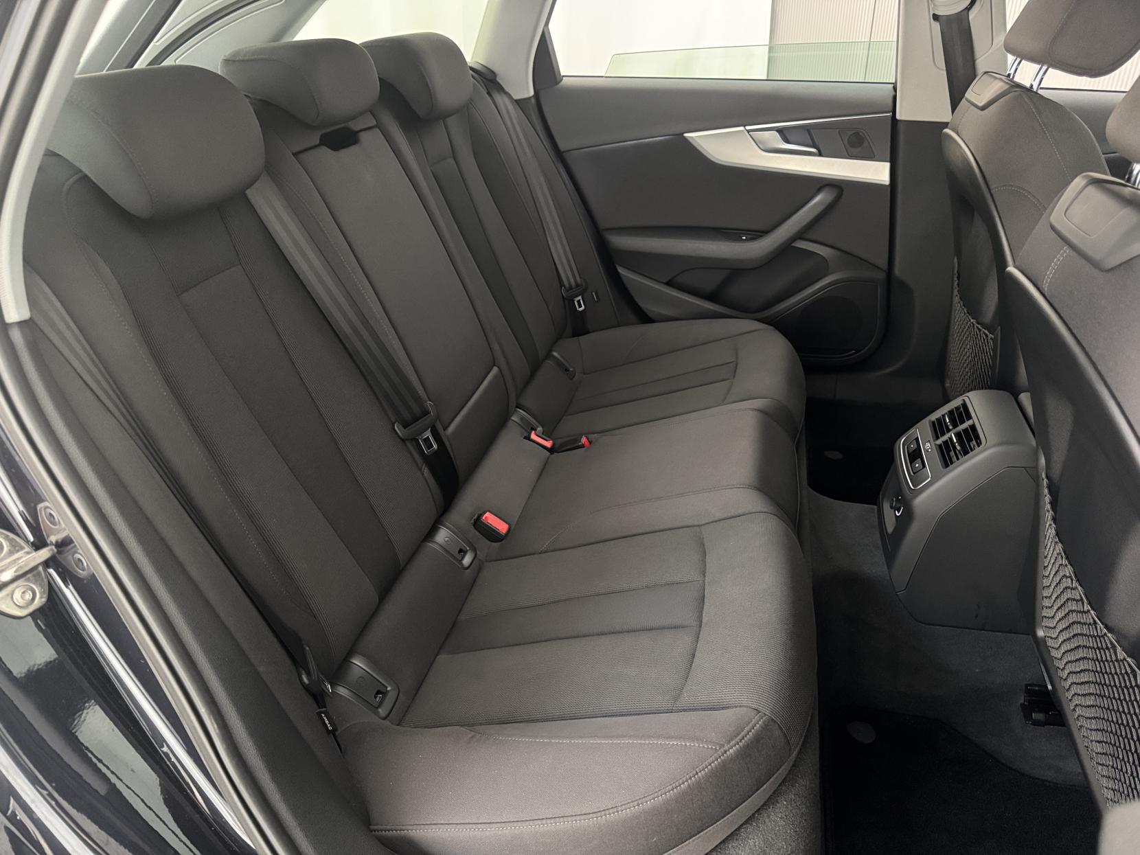 Audi A4 view 61