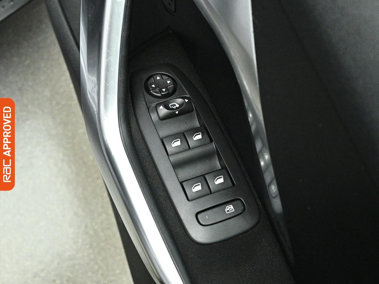 Peugeot 2008 view 24