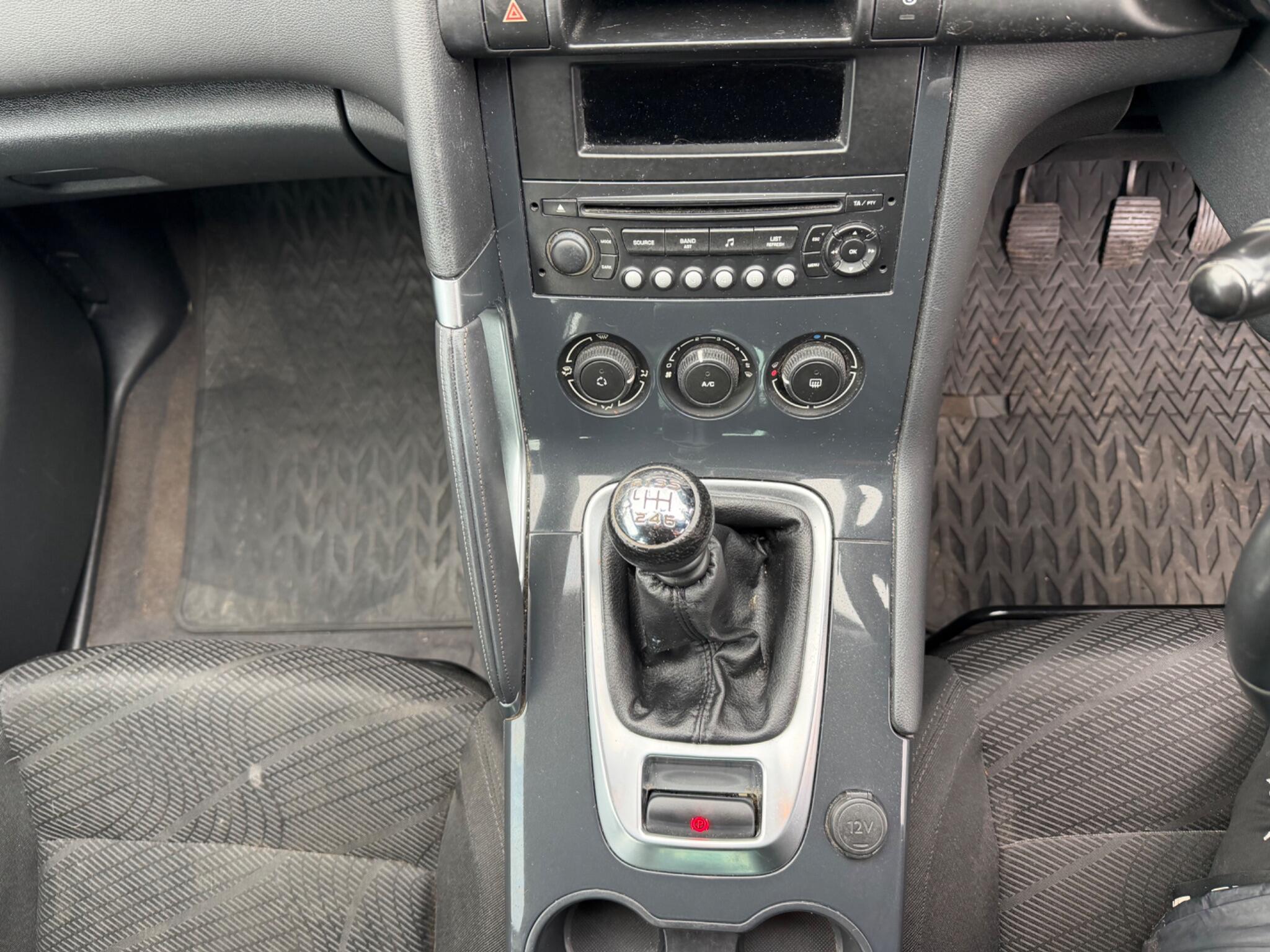2010 Peugeot 3008 image 18