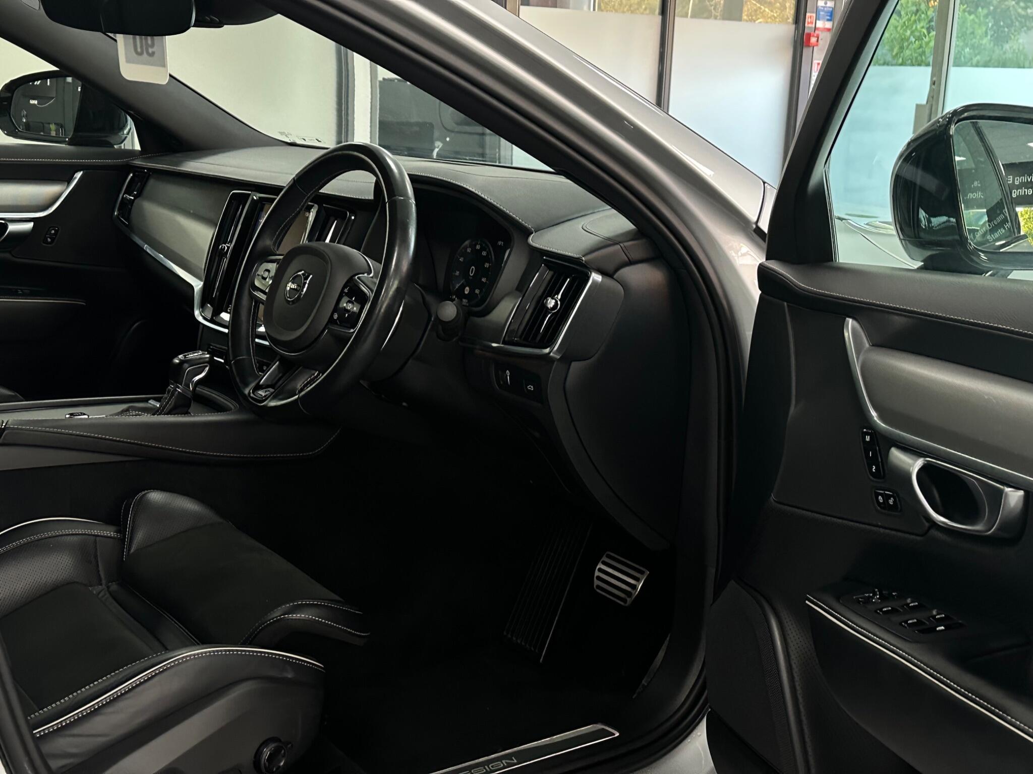Volvo S90 view 20
