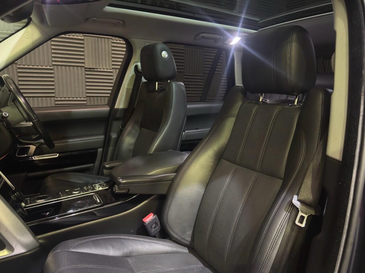 Land Rover Range Rover view 26