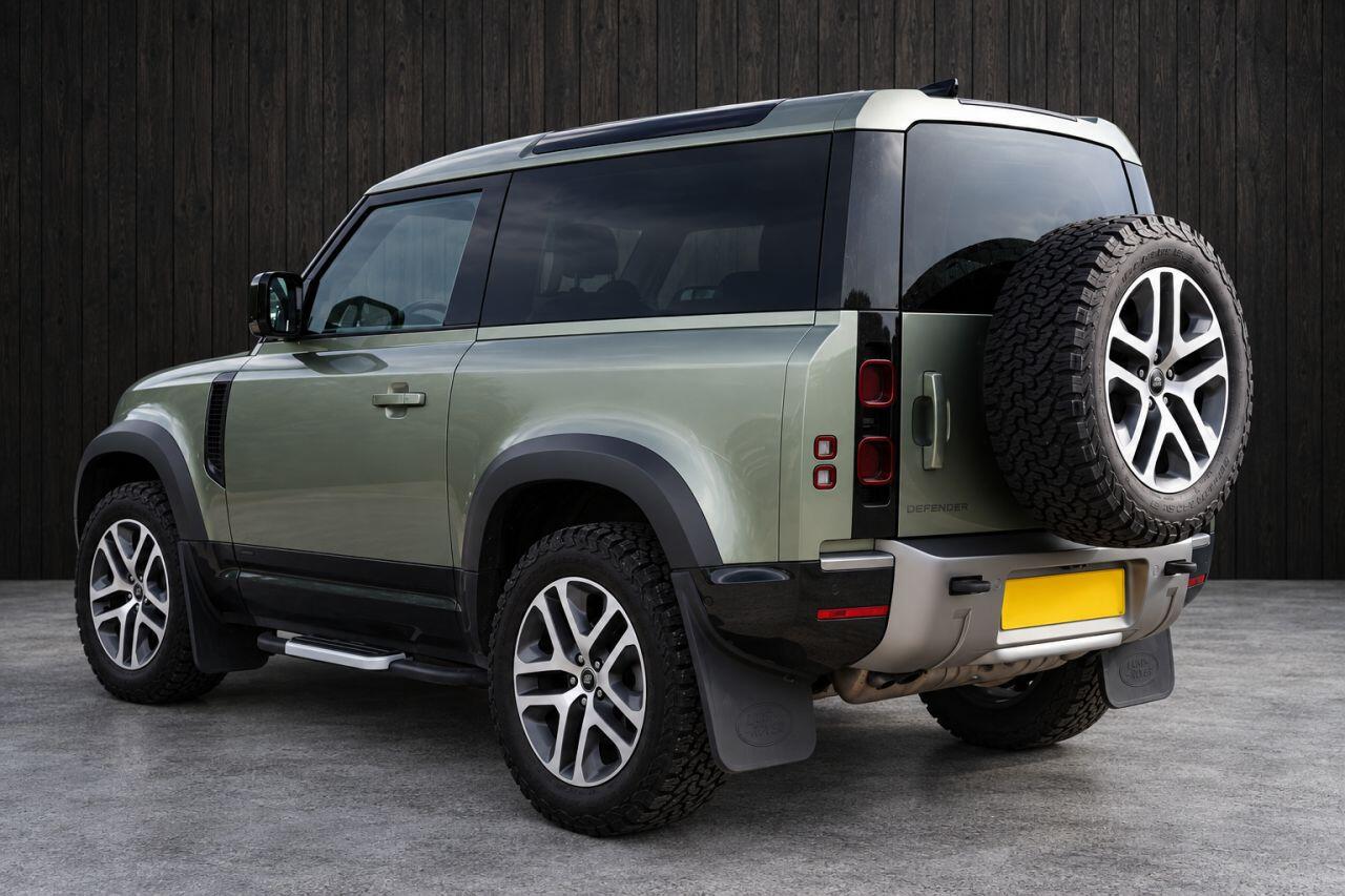 Land Rover Defender view 3