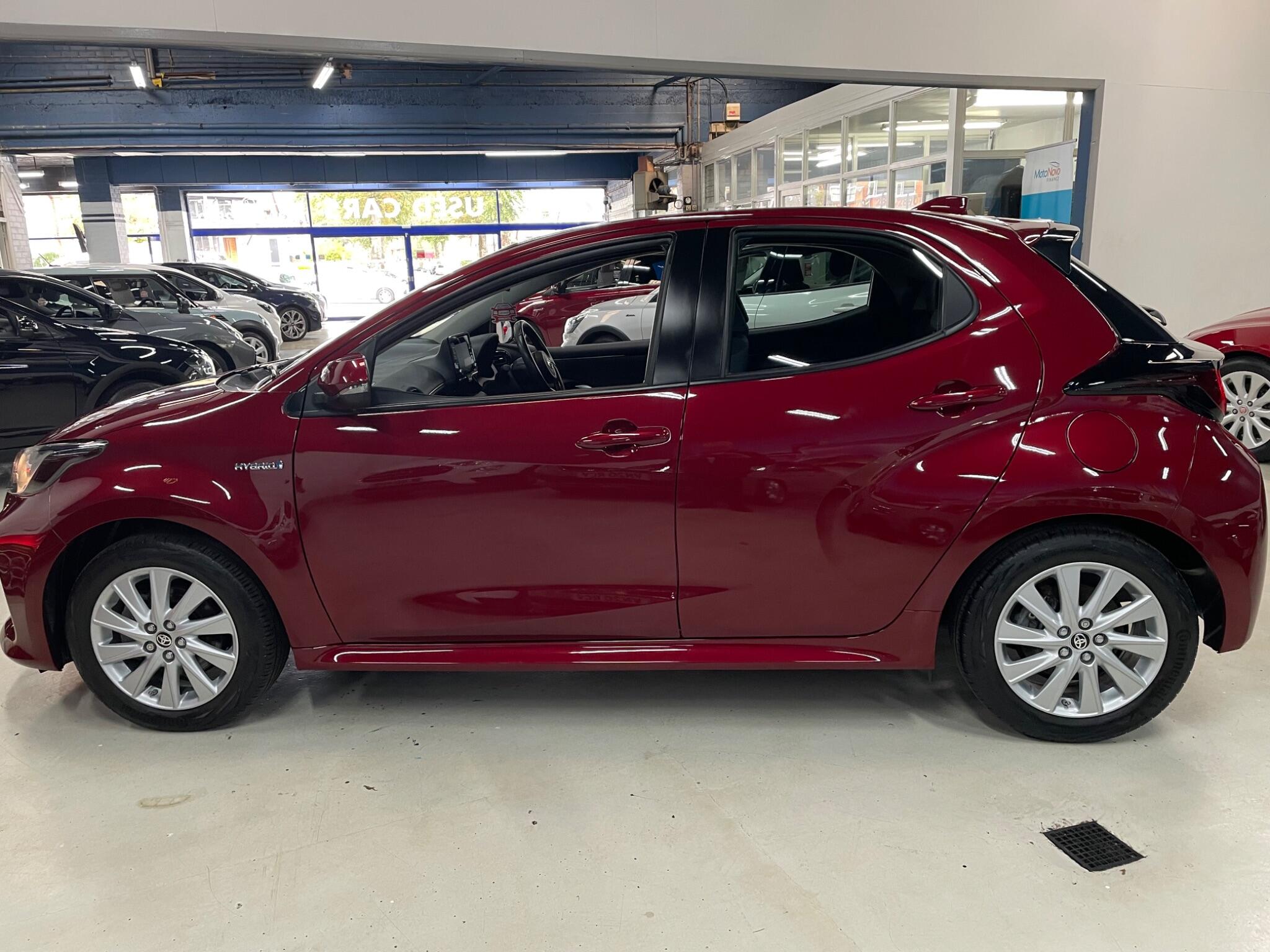 Toyota Yaris view 4