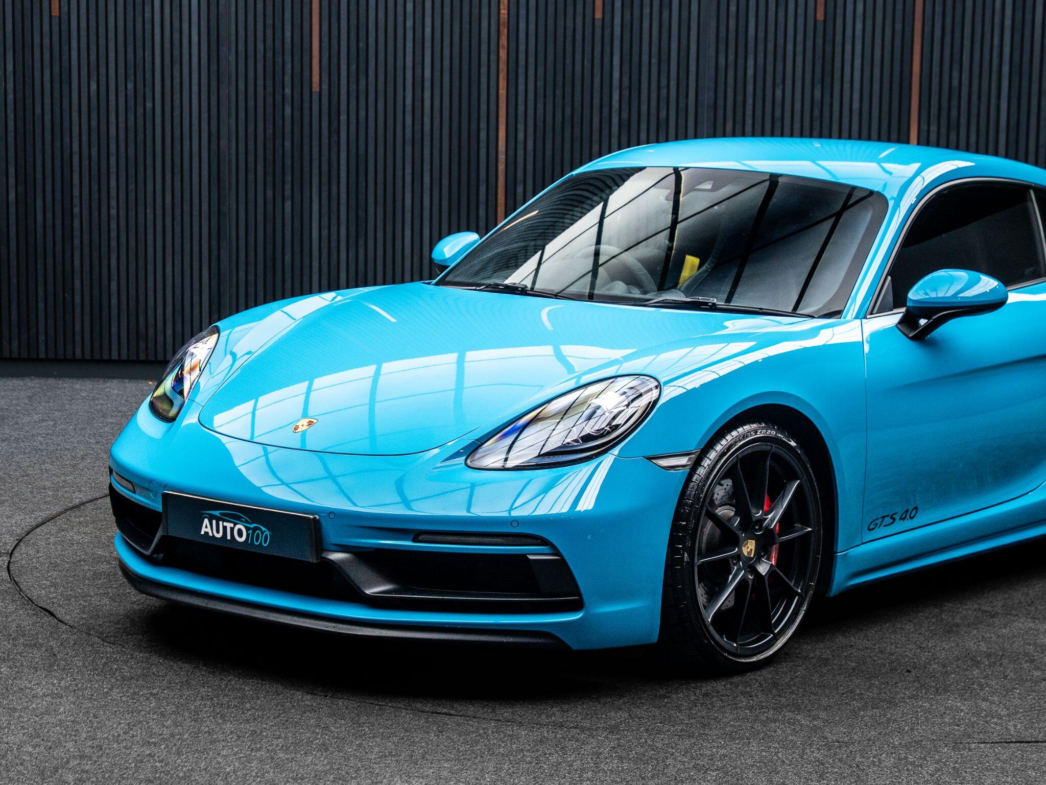 Porsche Cayman view 5