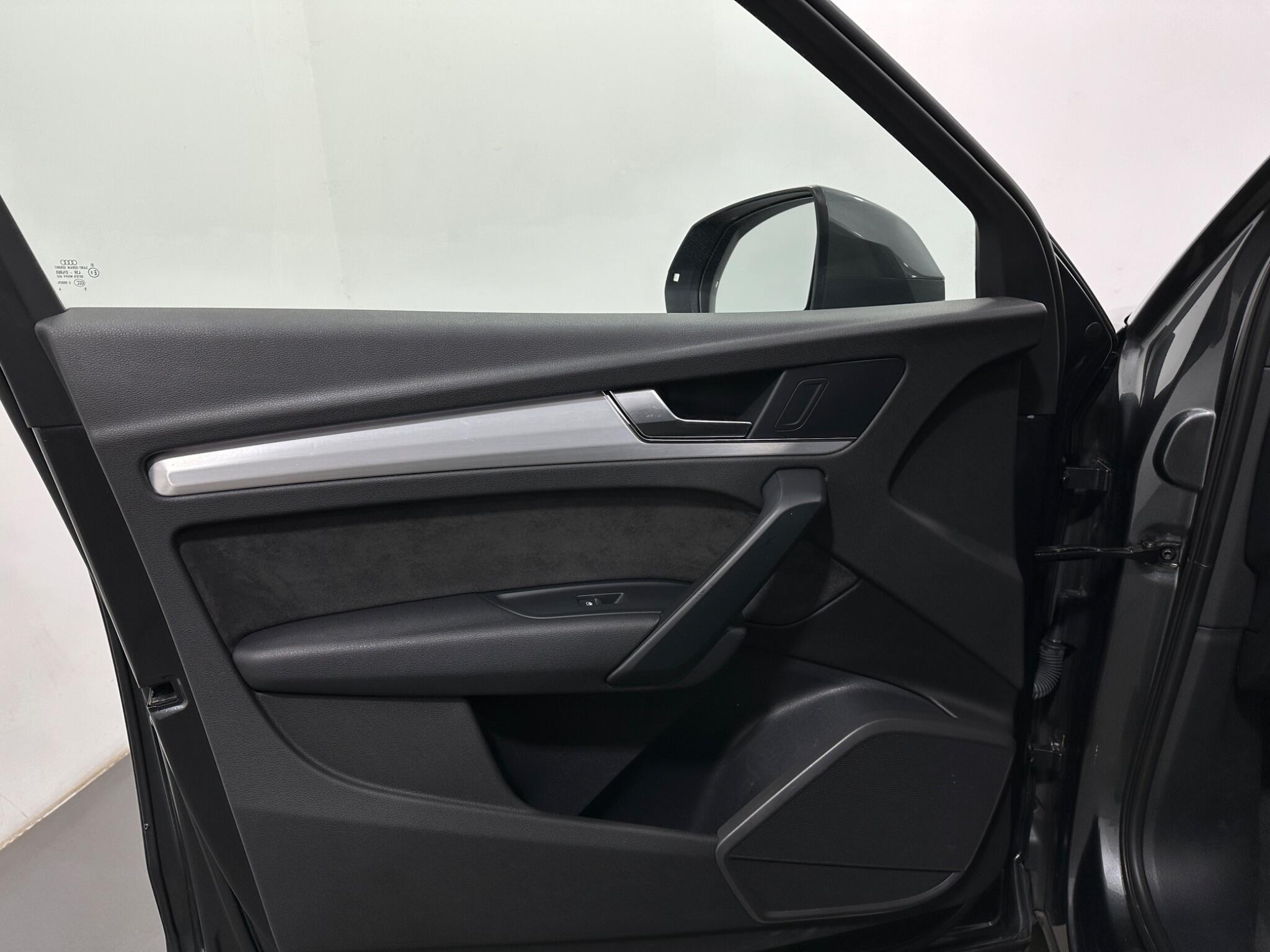 Audi Q5 view 38