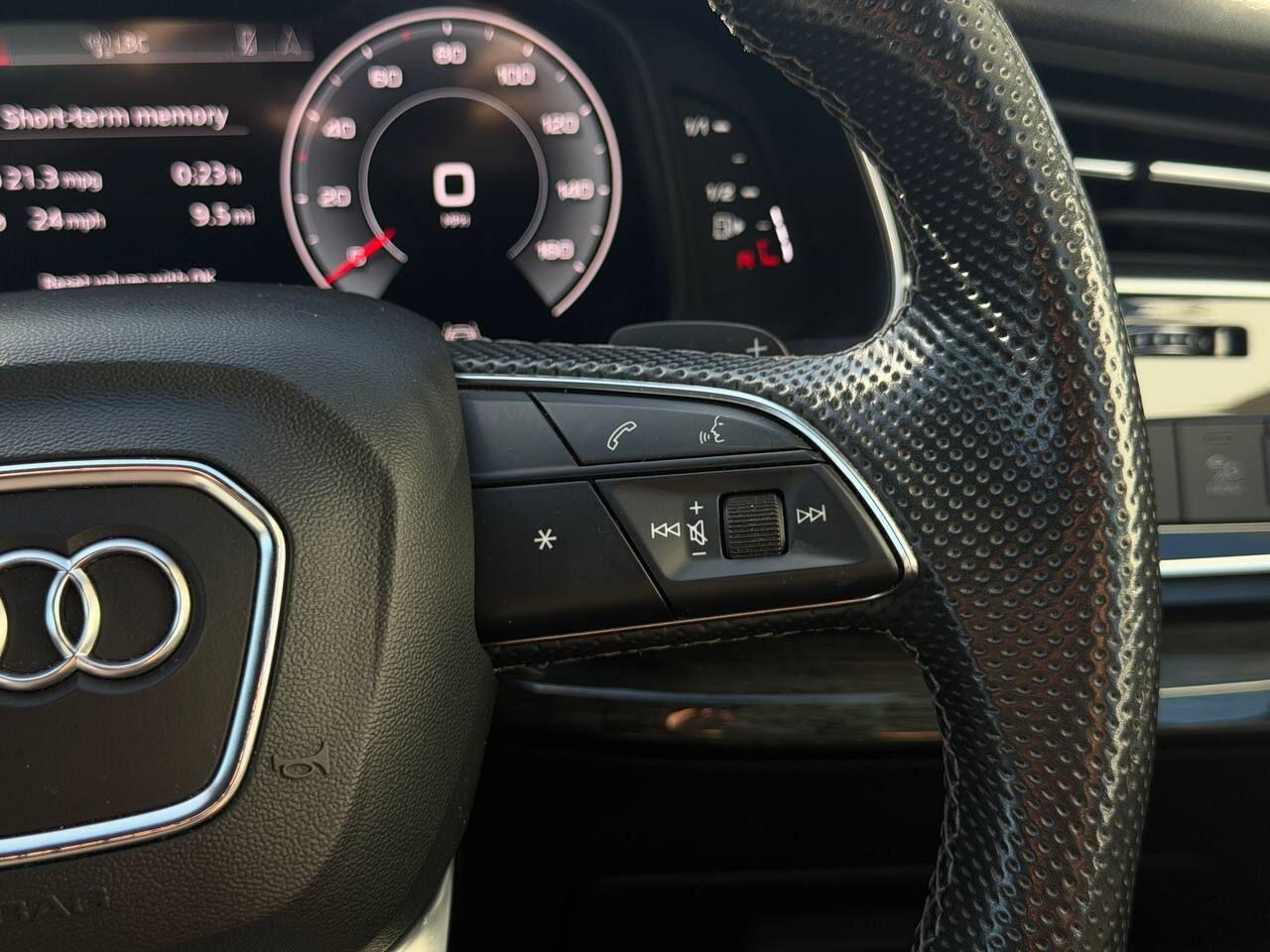 Audi Q7 view 33