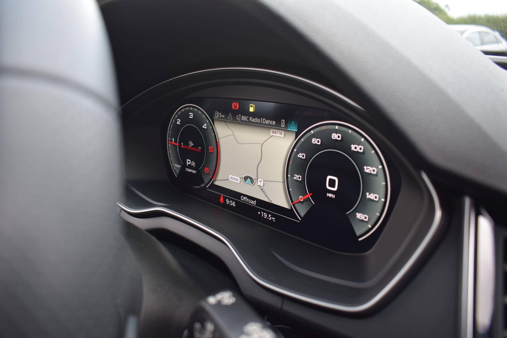 Audi Q5 view 7
