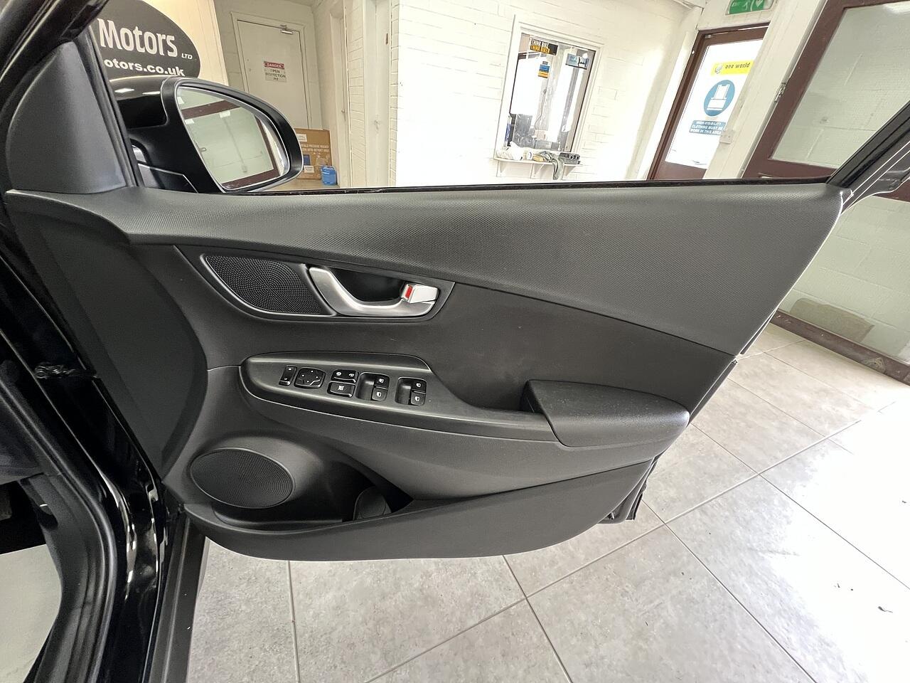 Hyundai Kona view 13