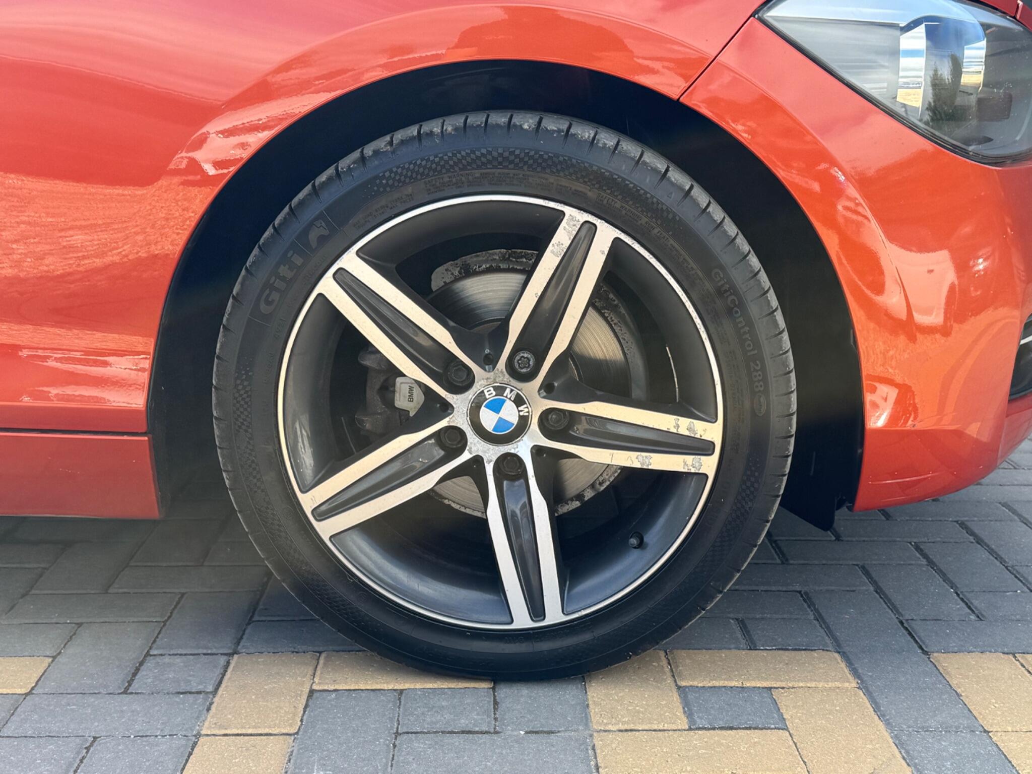 BMW 1 Series view 11