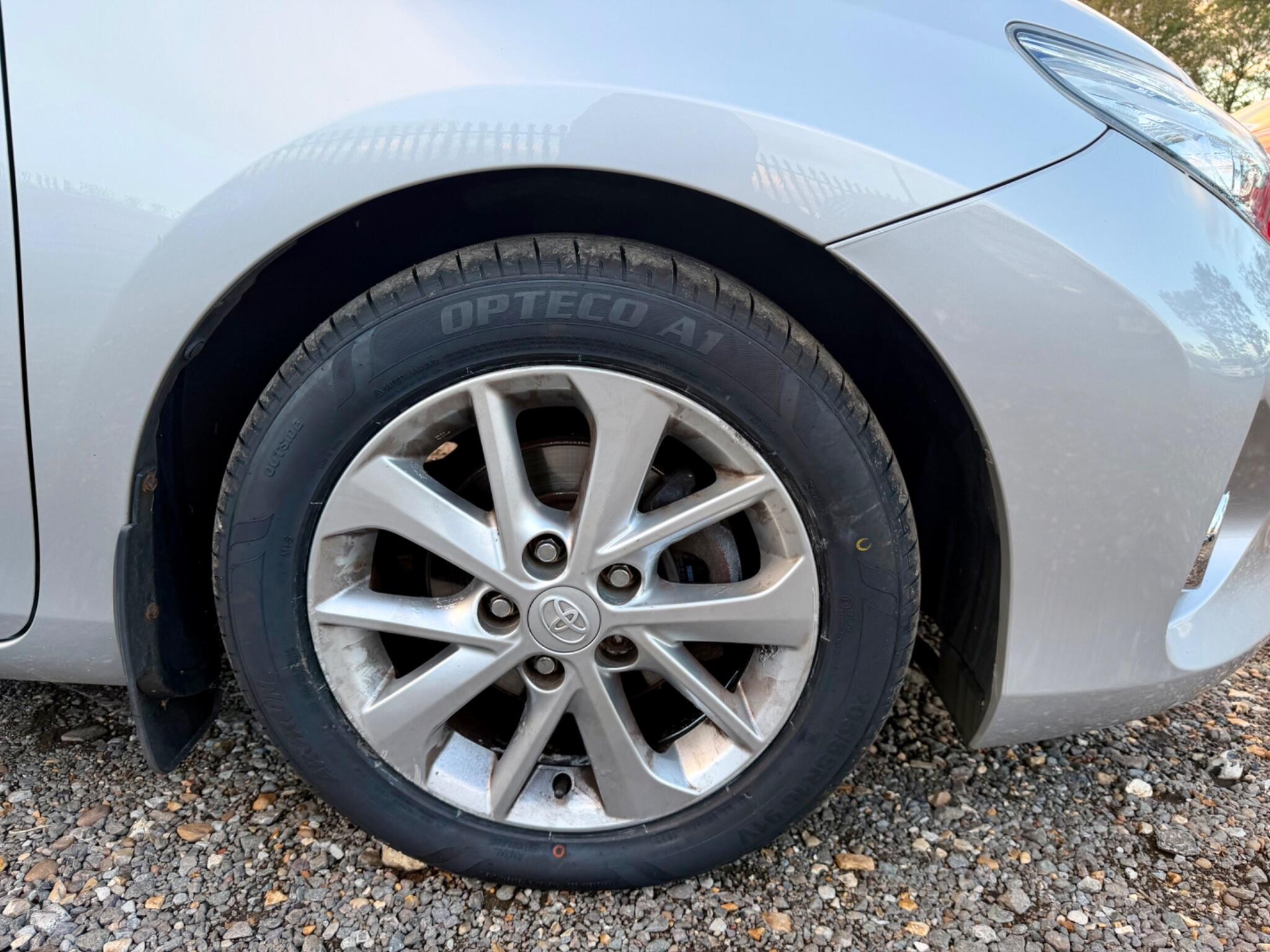 Toyota Auris view 40