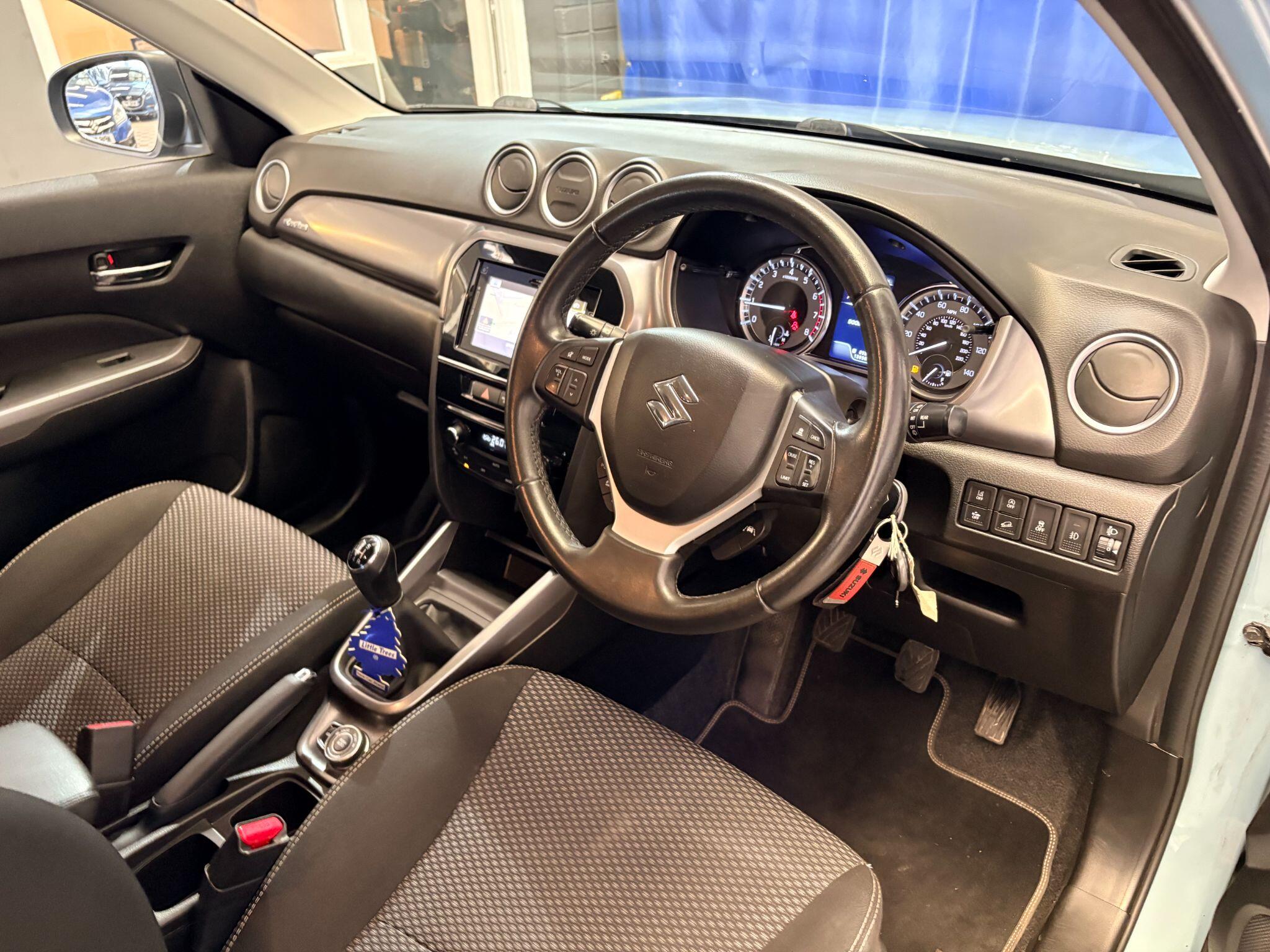 Suzuki Vitara view 27