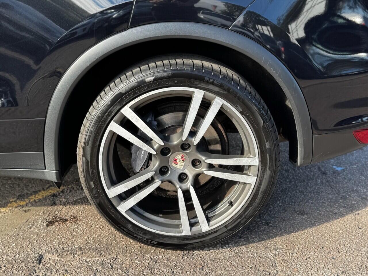 Porsche Cayenne view 51
