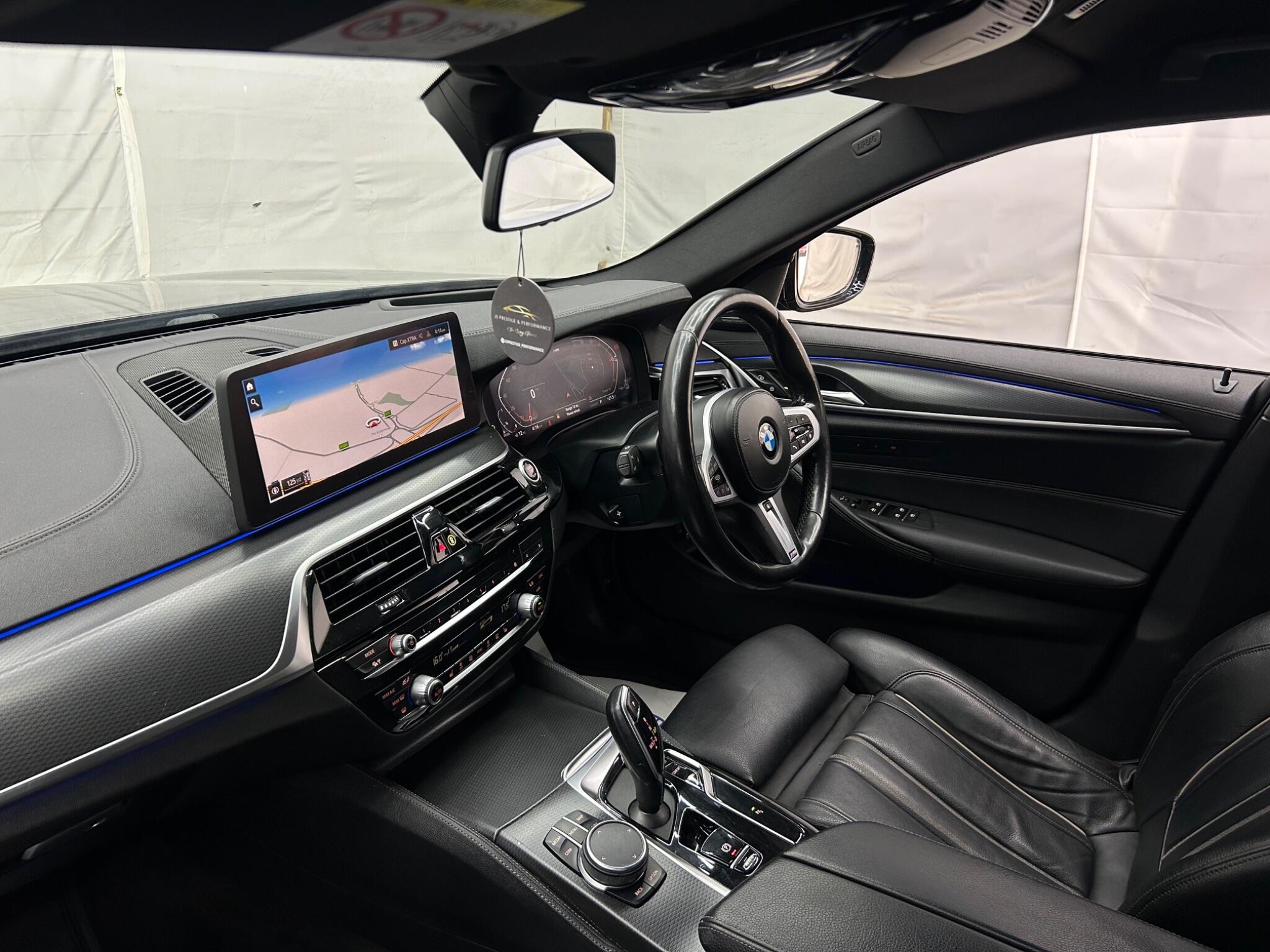 BMW 5 Series view 15