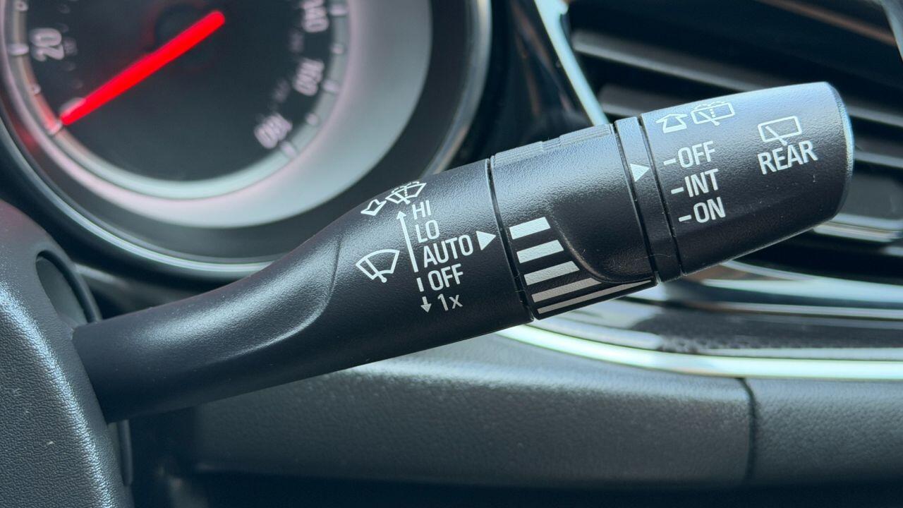 Vauxhall Insignia view 20