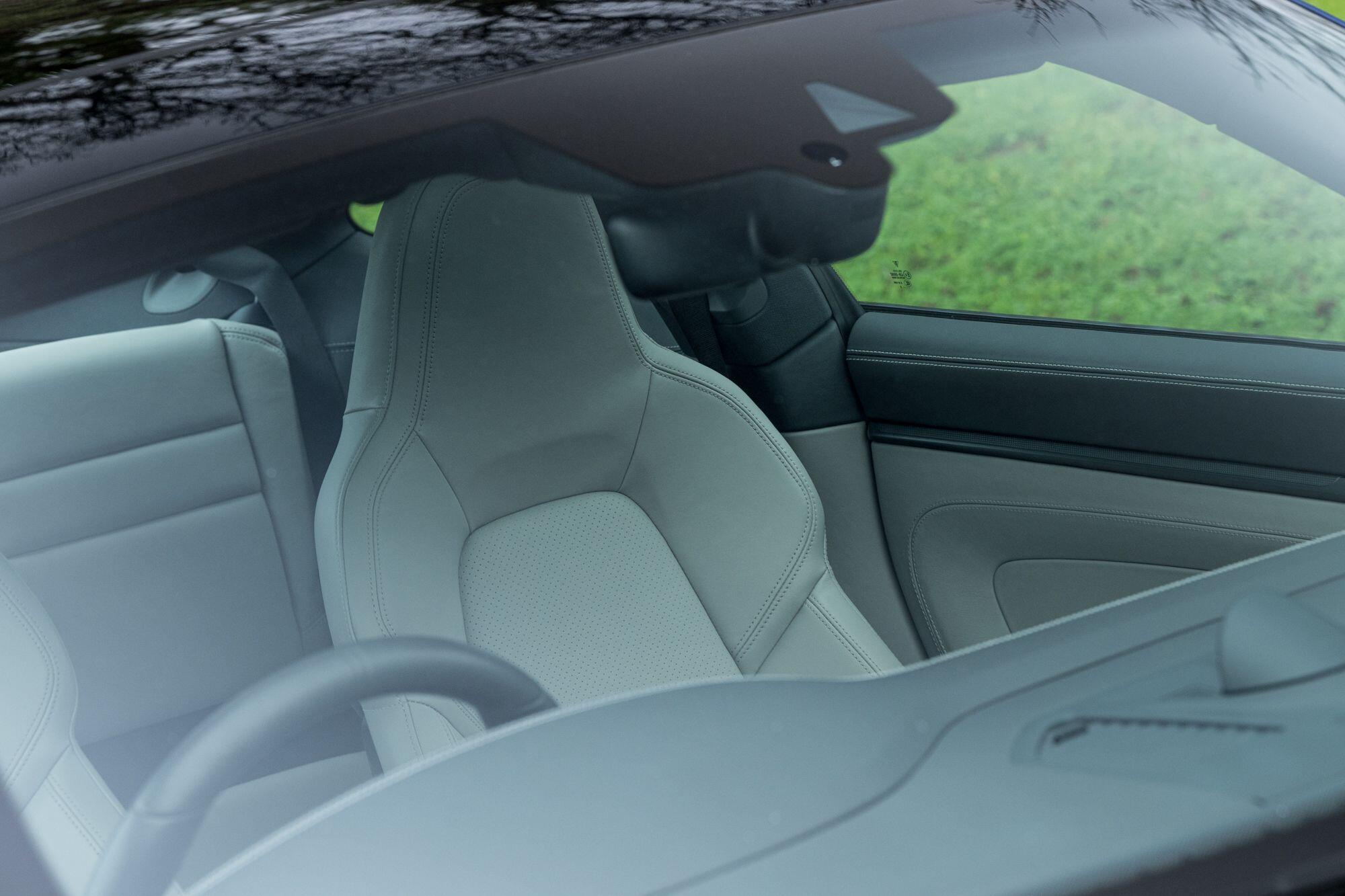 Porsche 911 view 14