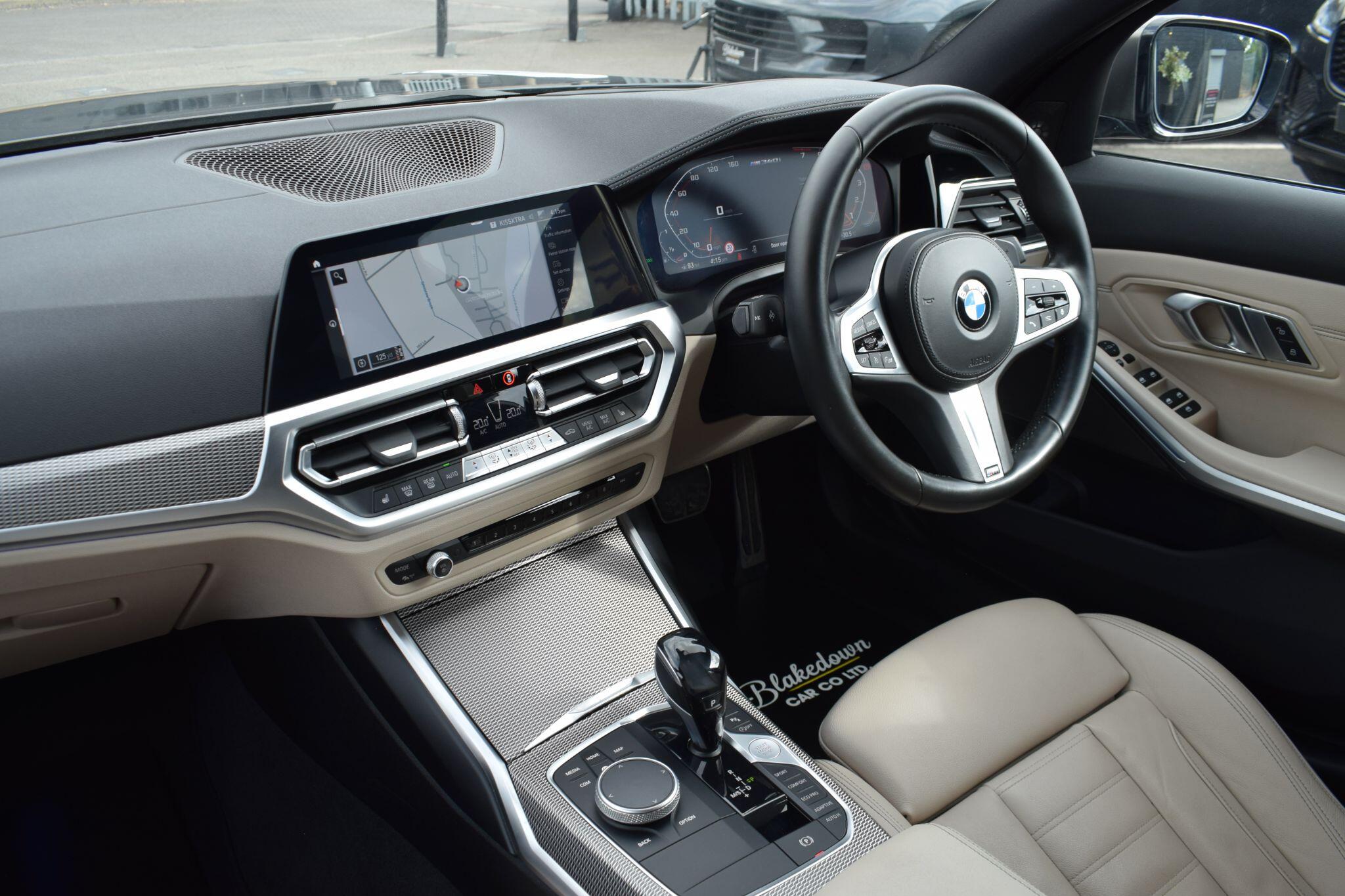 BMW 3 Series view 10