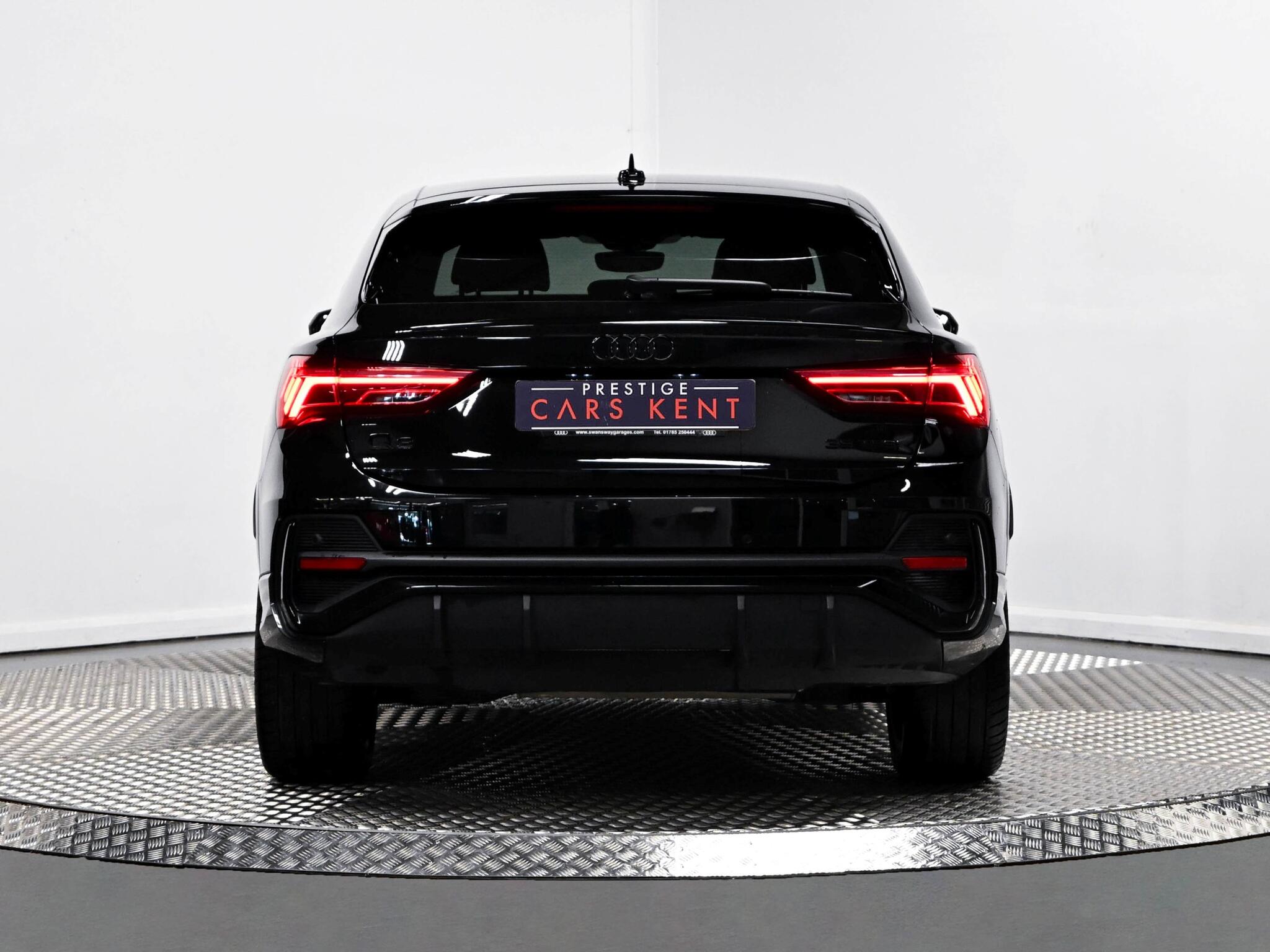 Audi Q3 view 6