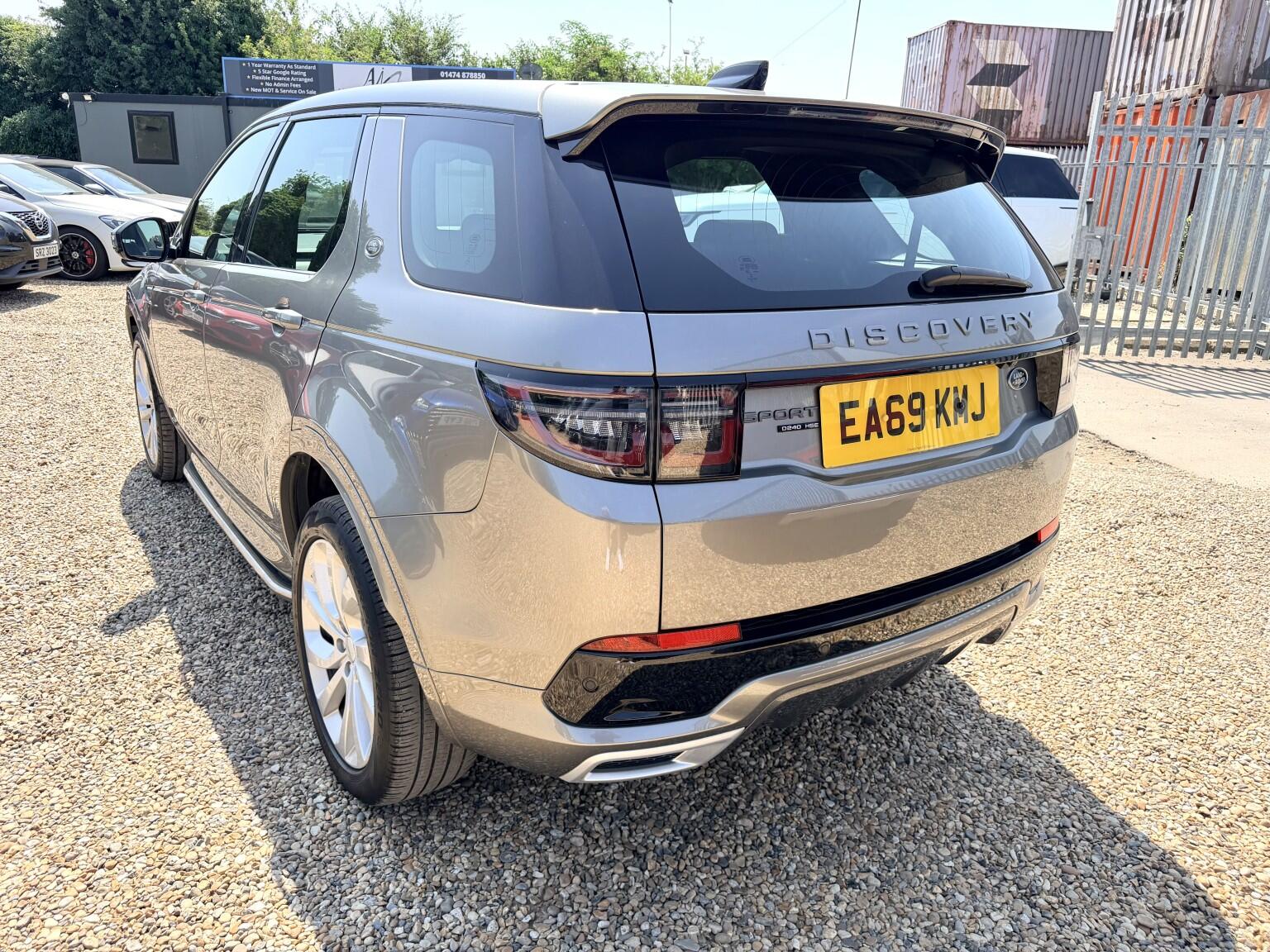 Land Rover Discovery Sport view 6