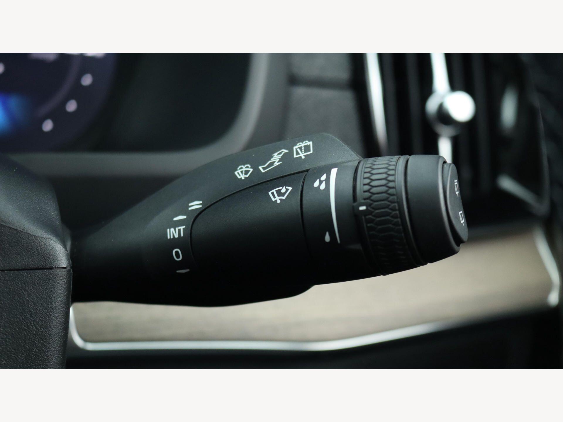 Volvo XC90 view 25