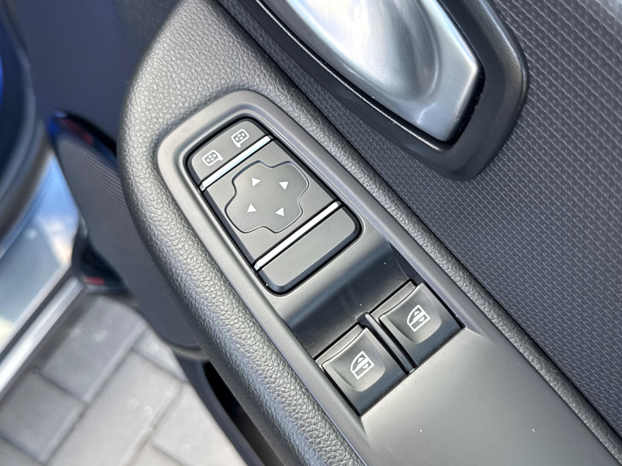 Renault Clio view 34