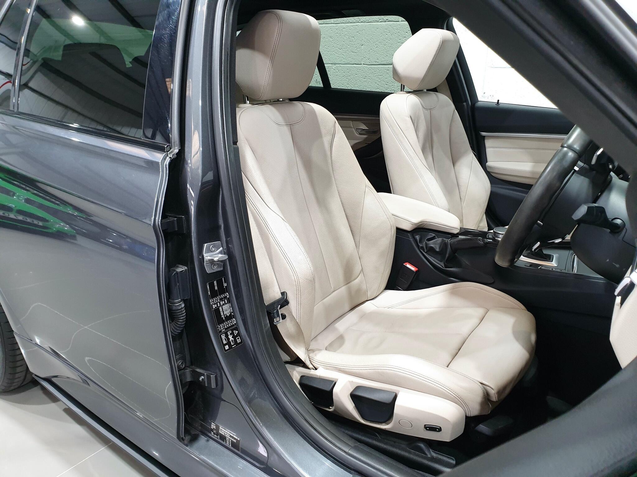 BMW 3 Series view 44