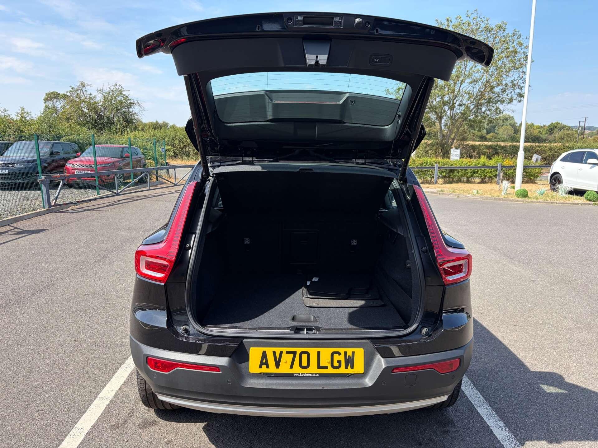 Volvo XC40 view 24