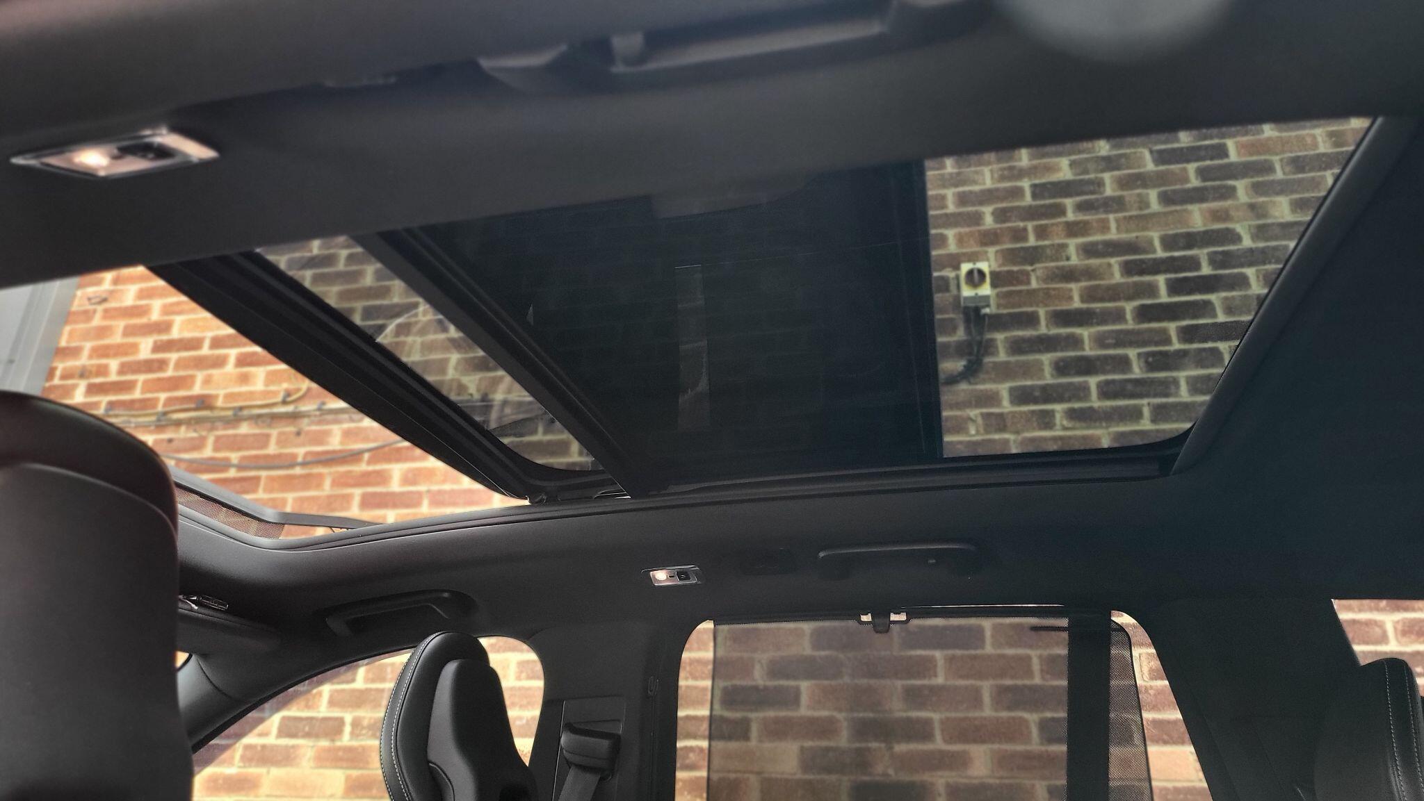 Volvo XC90 view 42