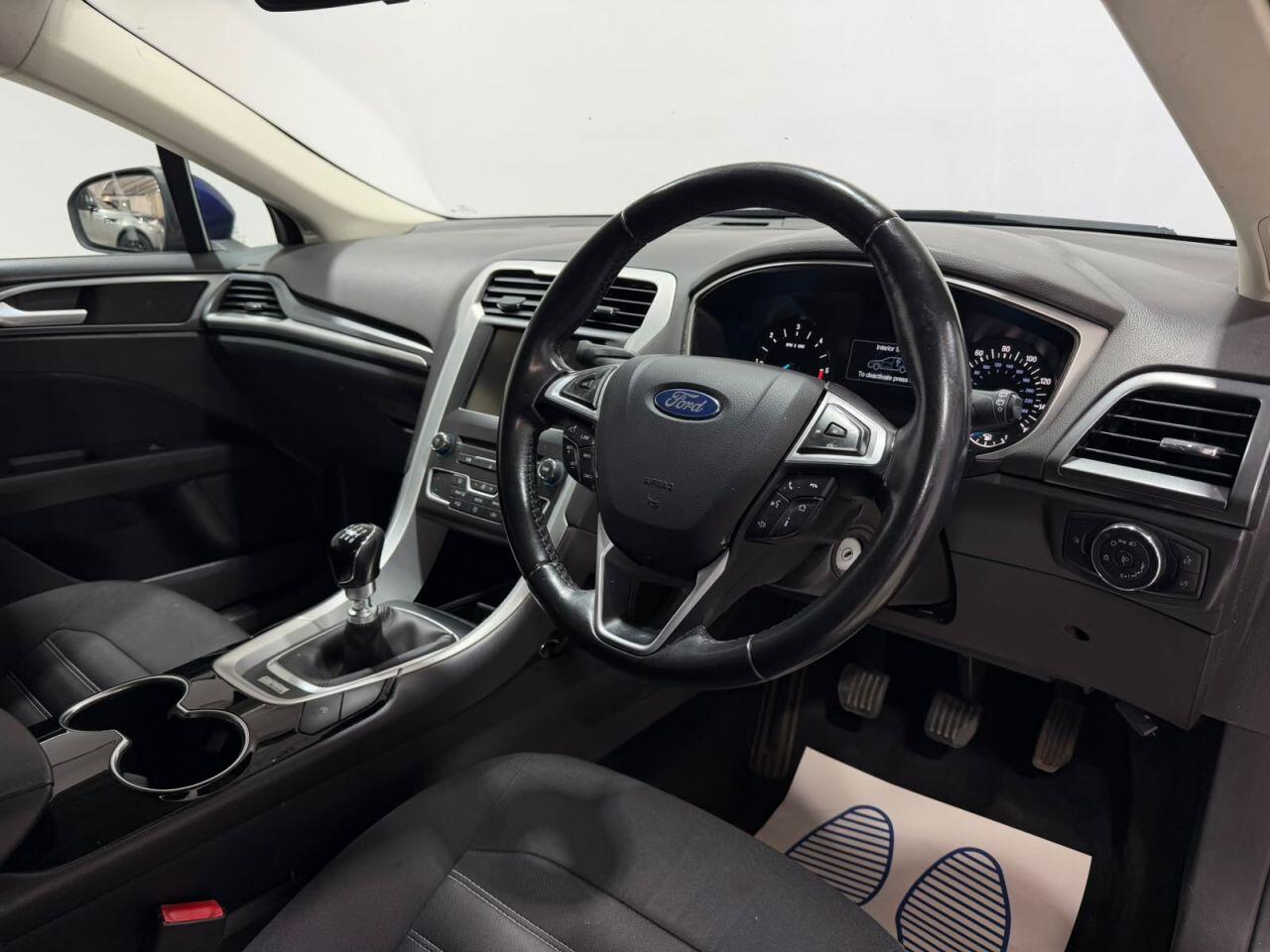 Ford Mondeo view 16
