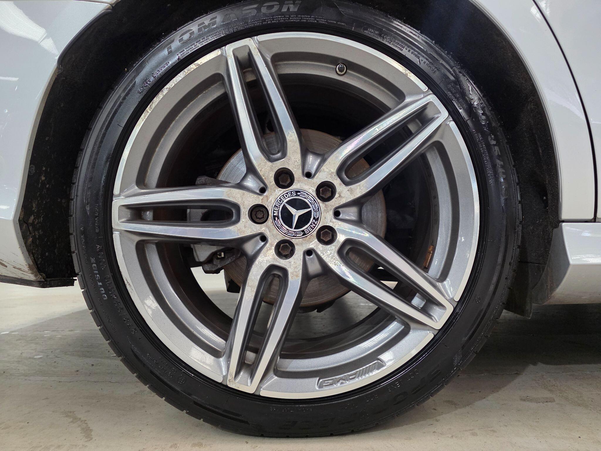 Mercedes-Benz E-Class view 31