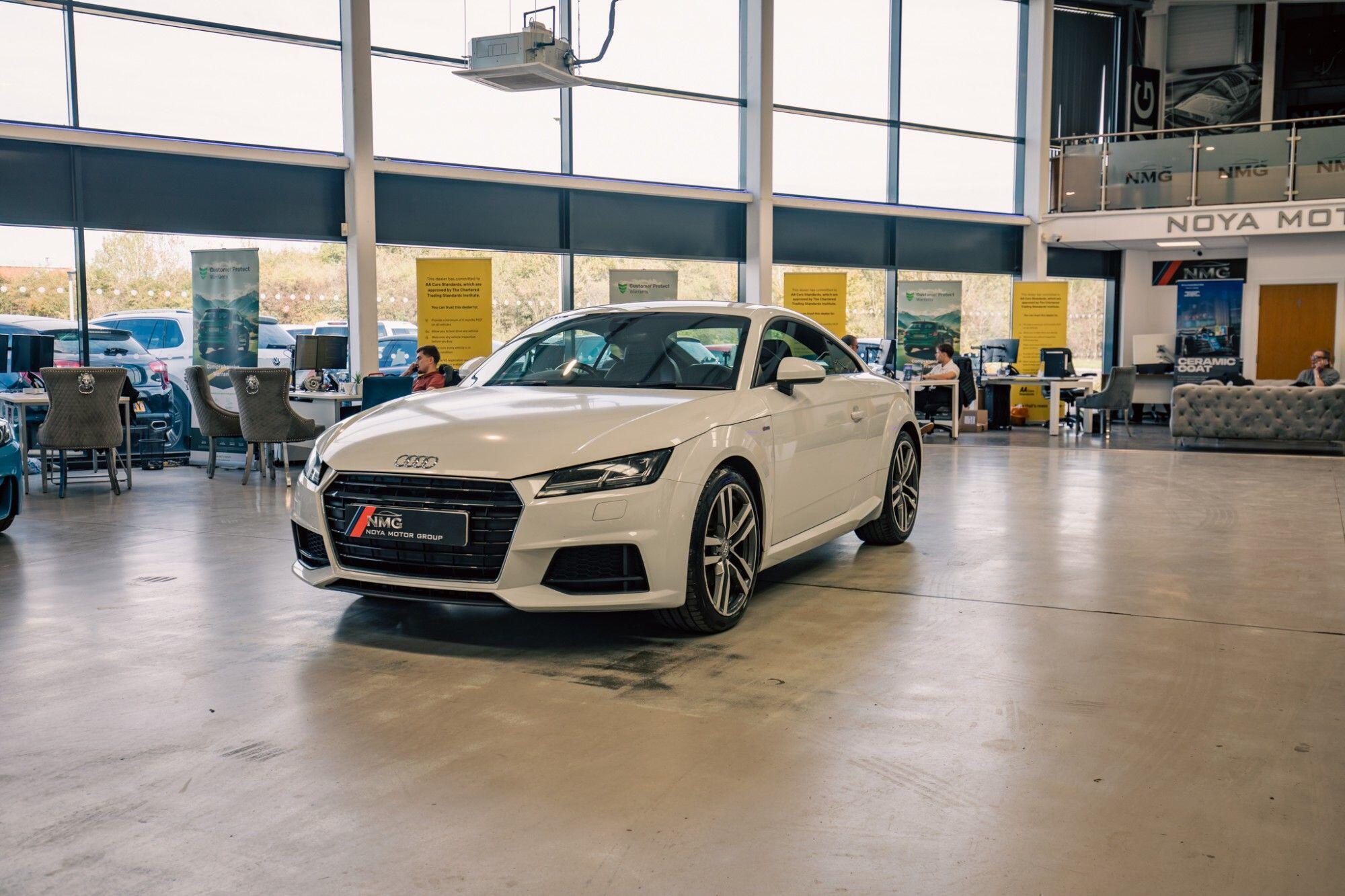 Audi TT view 24
