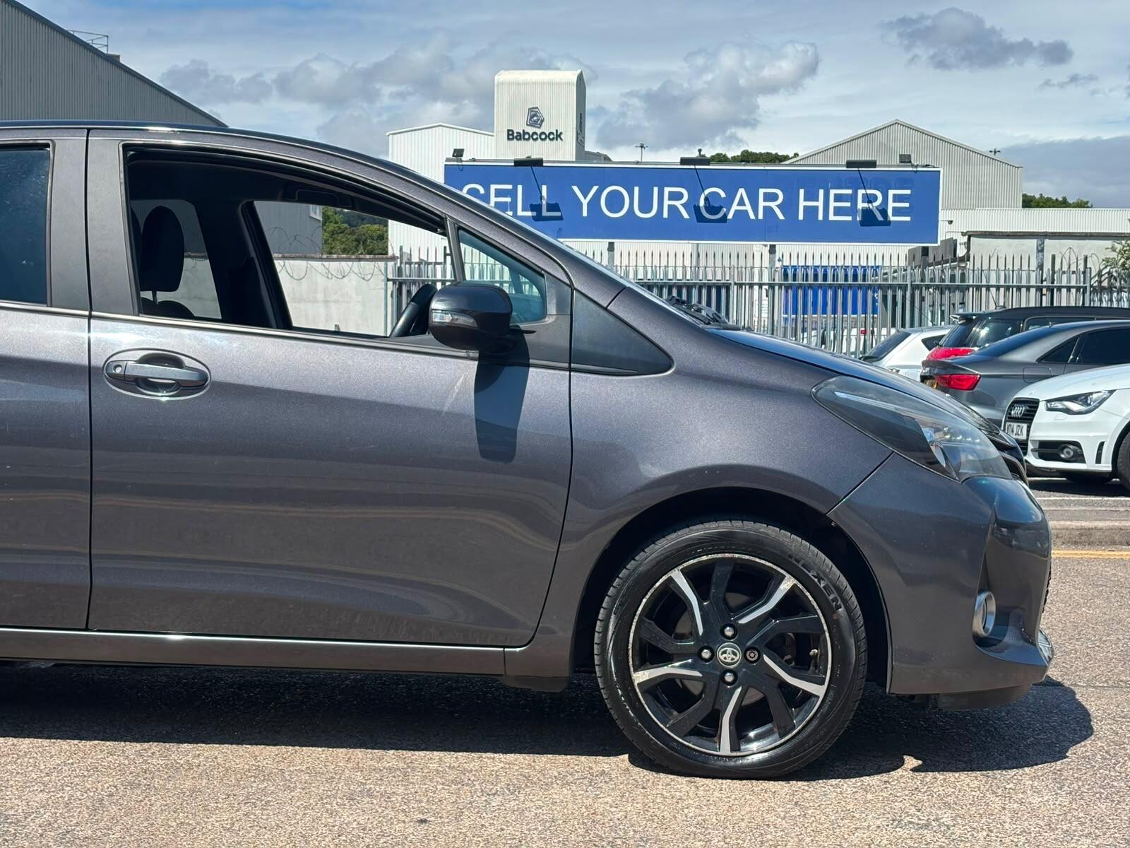 Toyota Yaris view 16