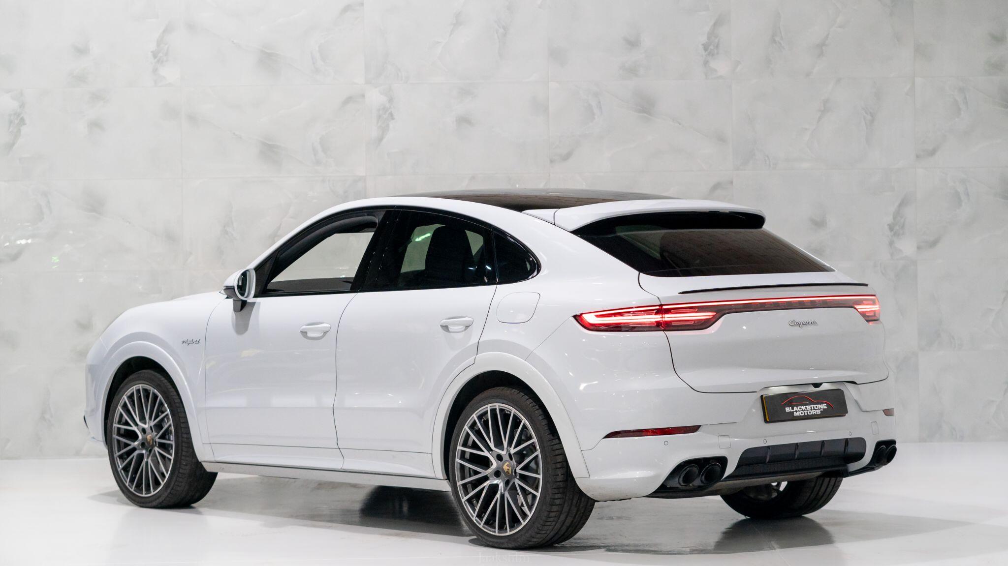 Porsche Cayenne view 6