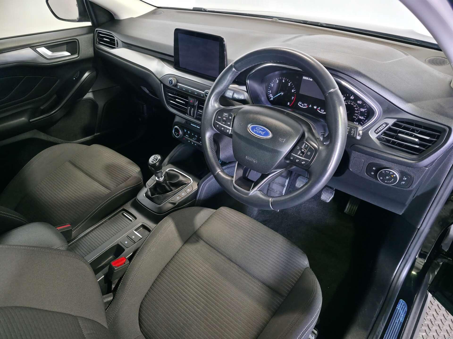 Ford Focus view 10
