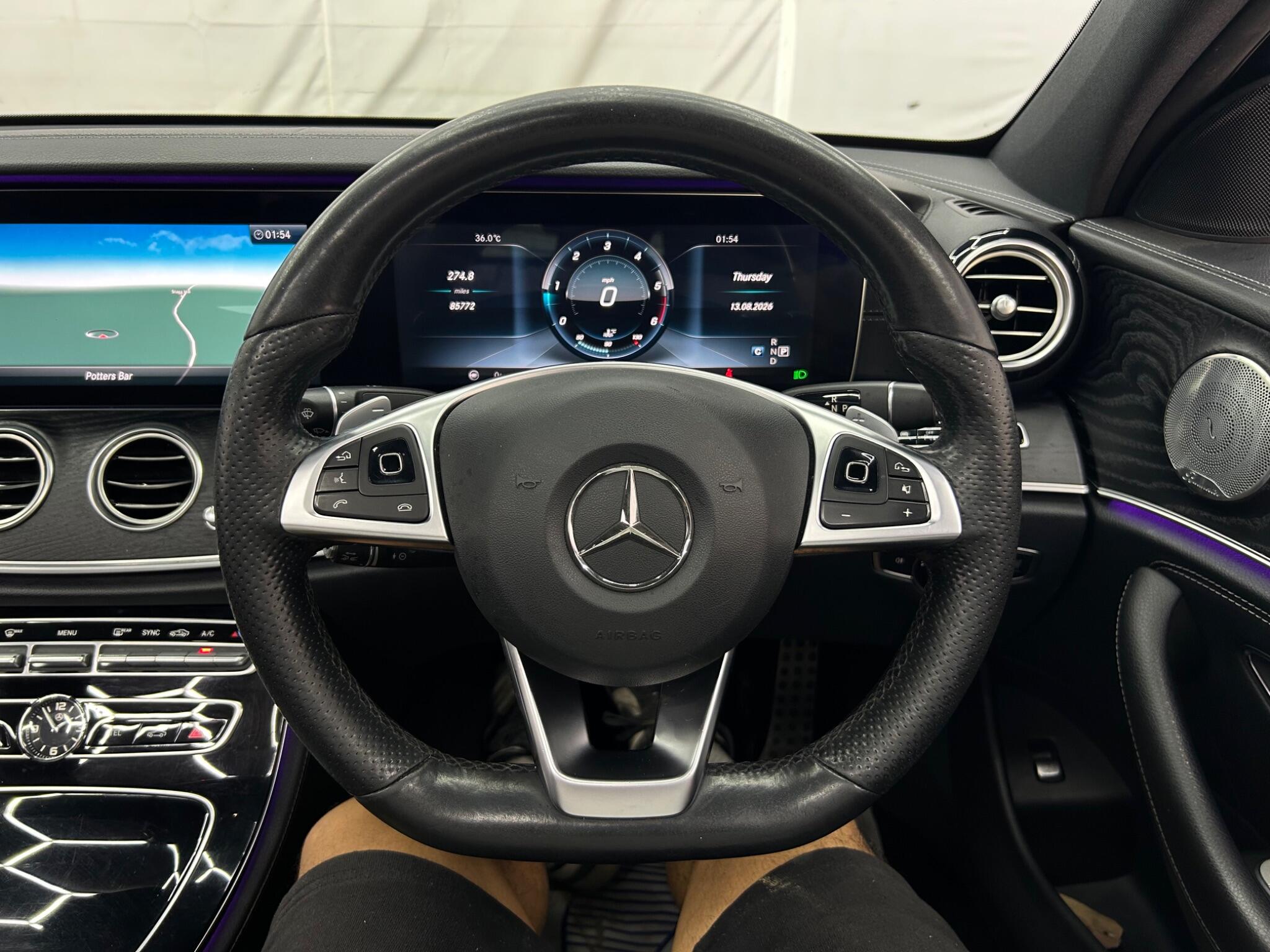 Mercedes-Benz E Class view 44