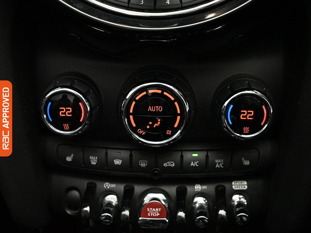 Mini Convertible view 23