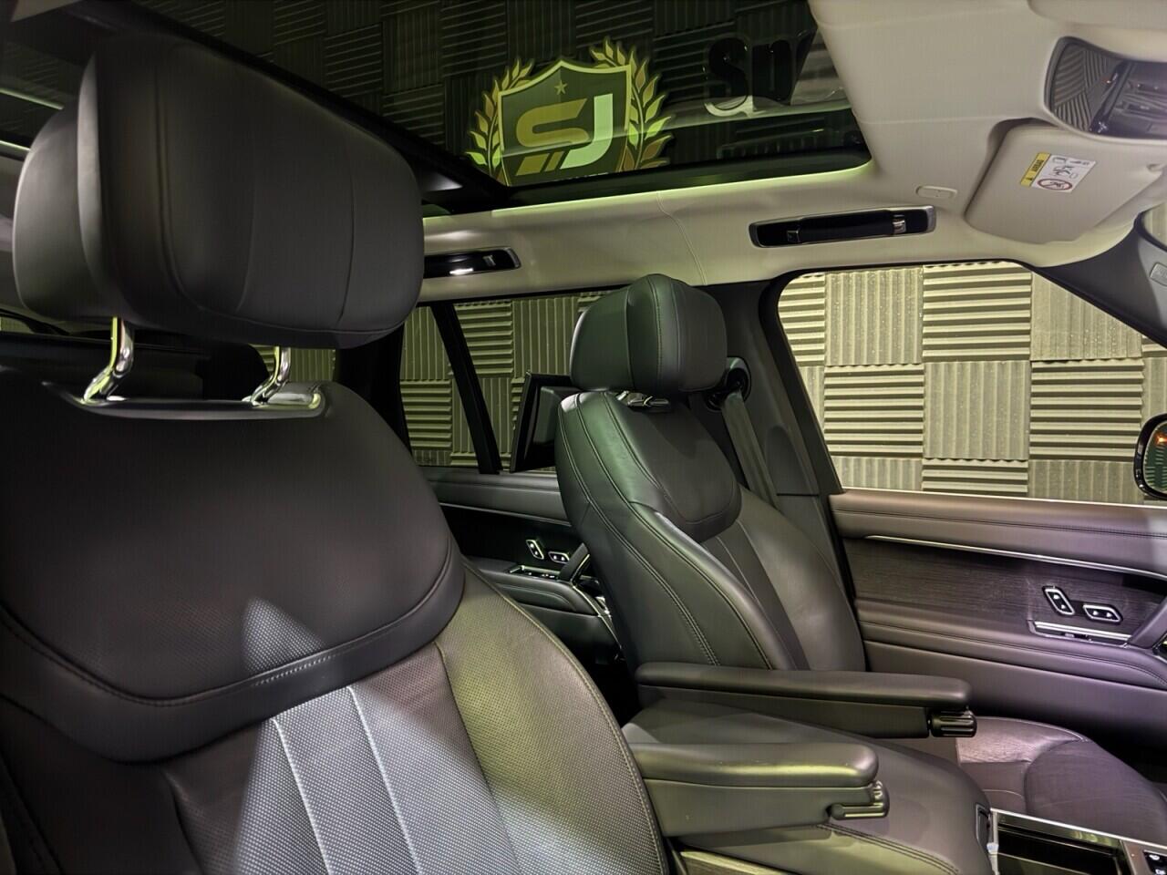 Land Rover Range Rover view 15