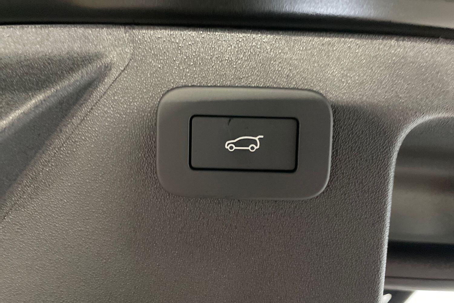 Land Rover Discovery Sport view 23