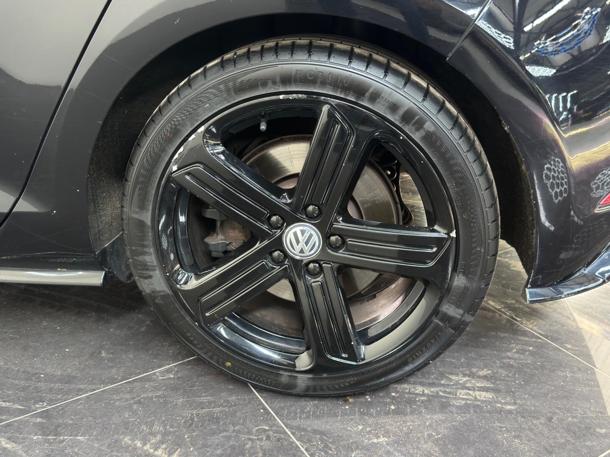 Volkswagen Golf view 61