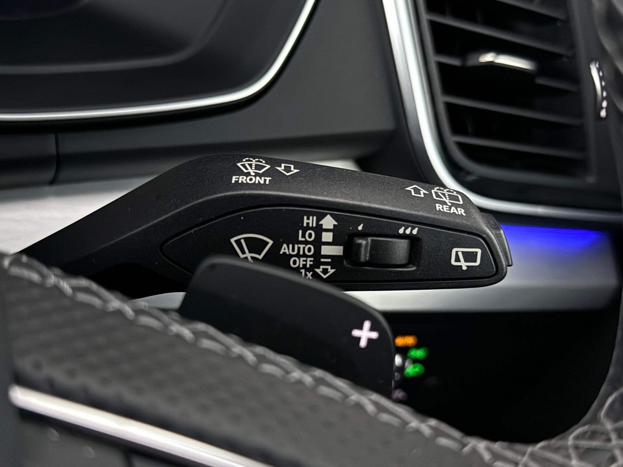 Audi Q5 view 18