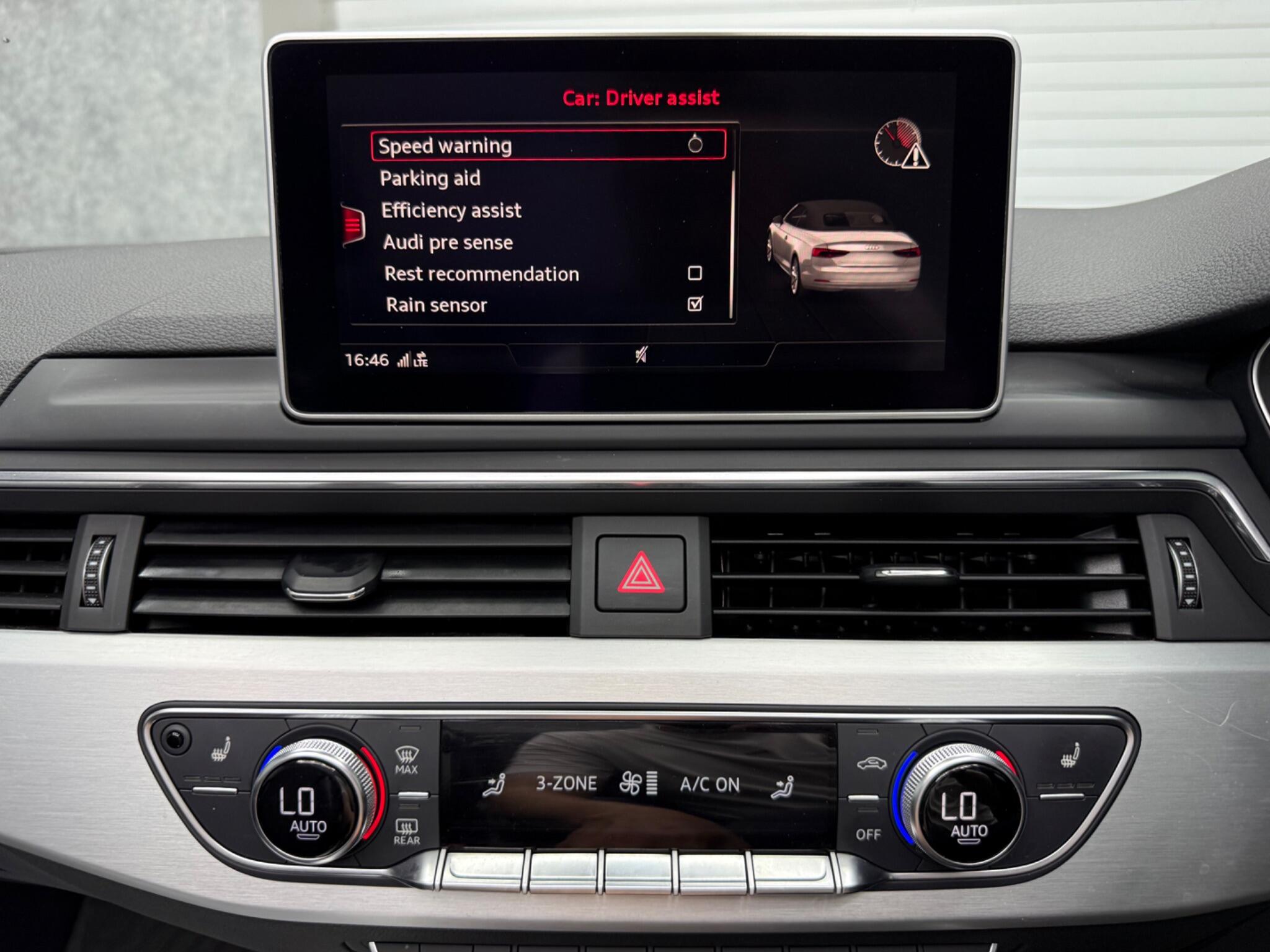 Audi A5 Cabriolet view 11