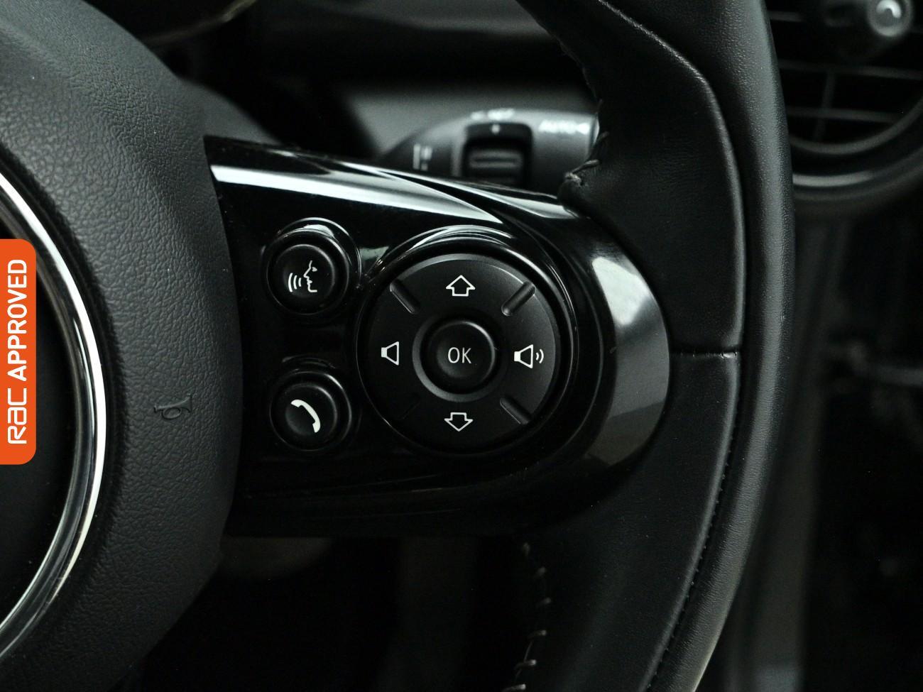 Mini Hatch view 25