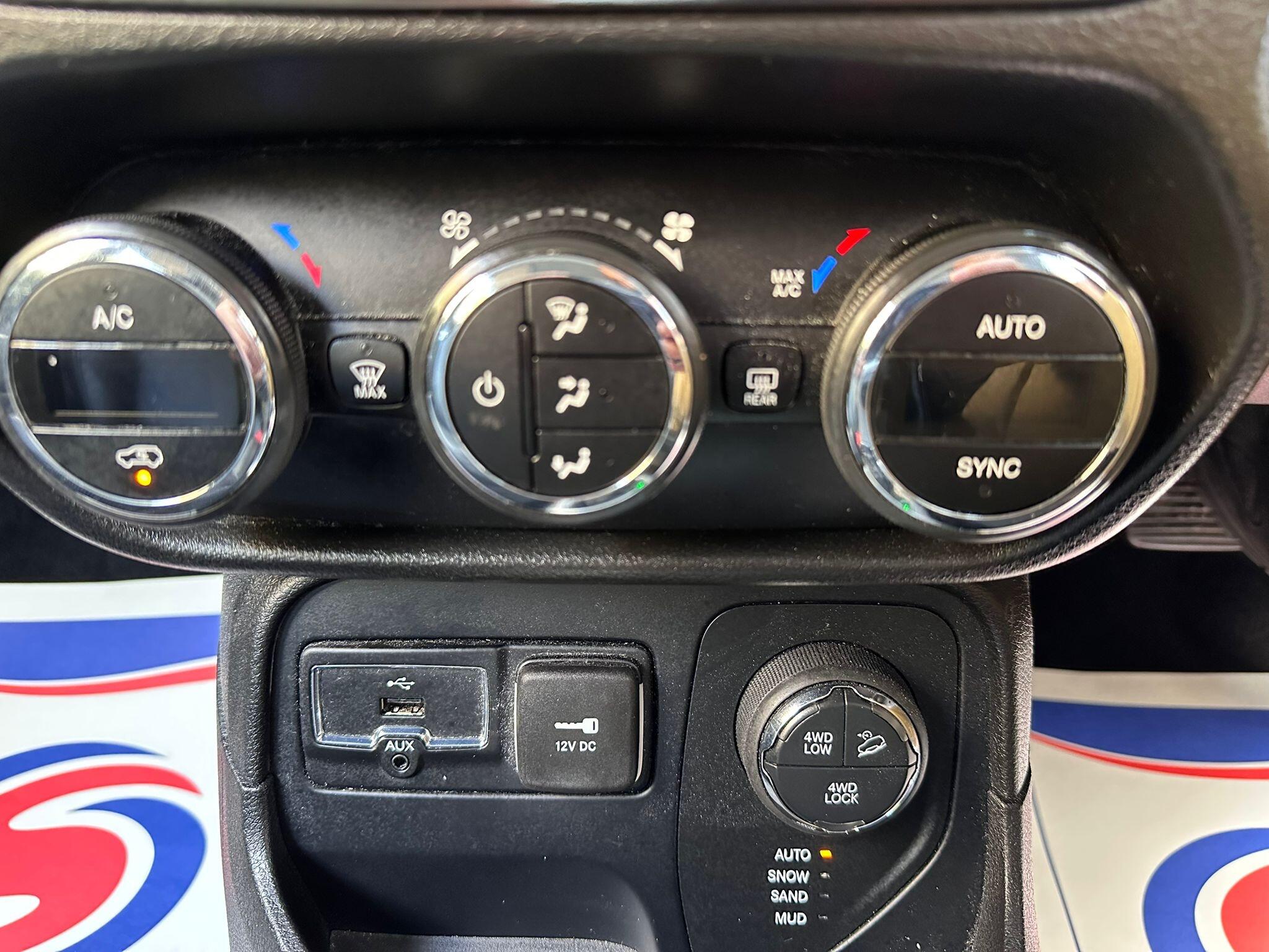 Jeep Renegade view 25