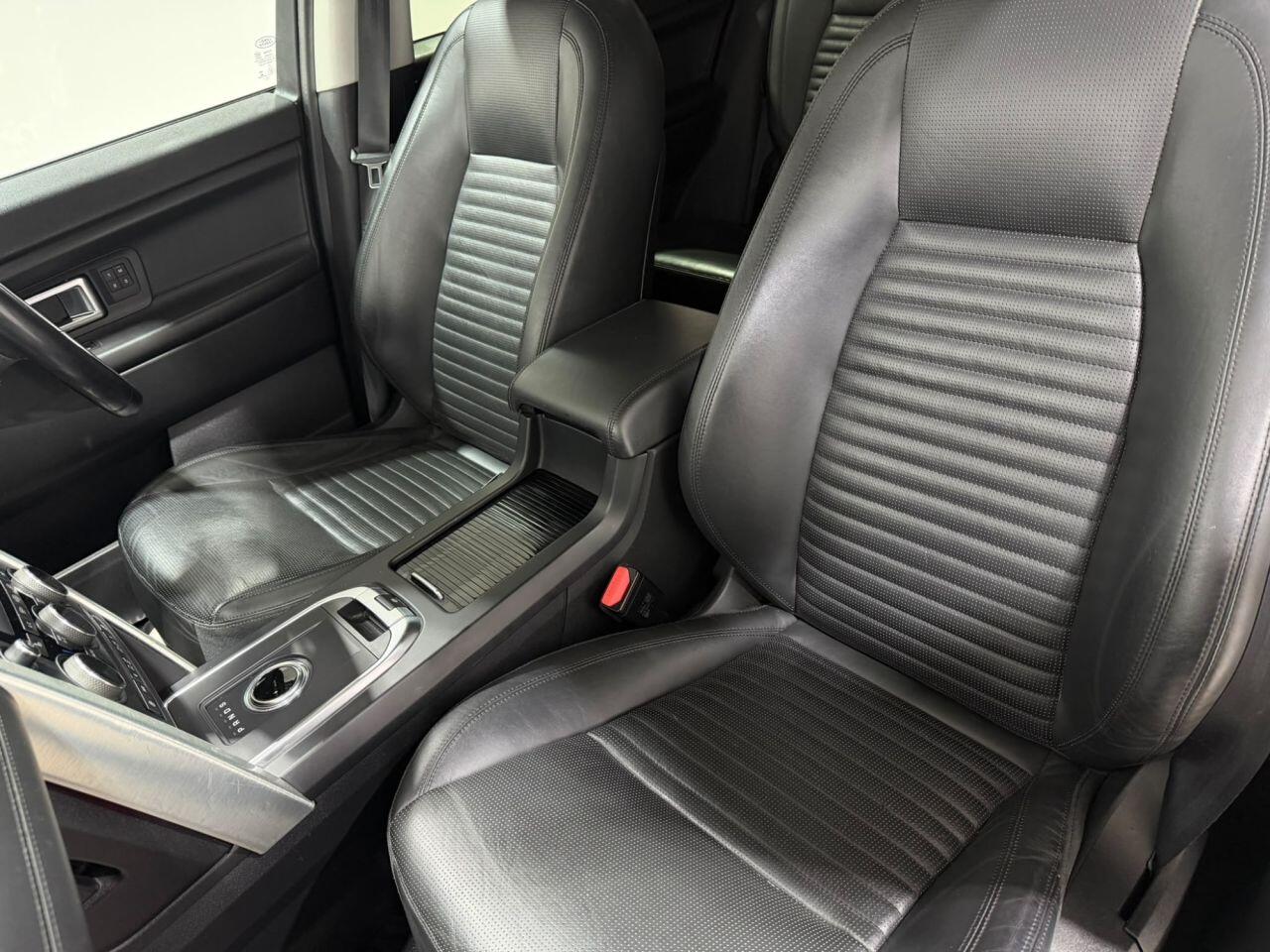 Land Rover Discovery Sport view 18