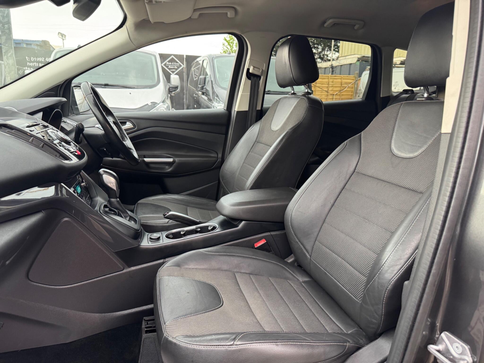 Ford Kuga view 50