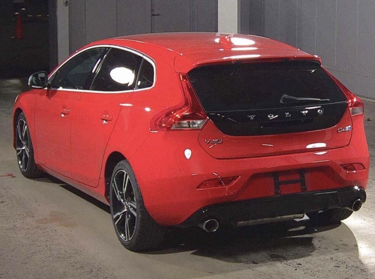 Volvo V40 view 3