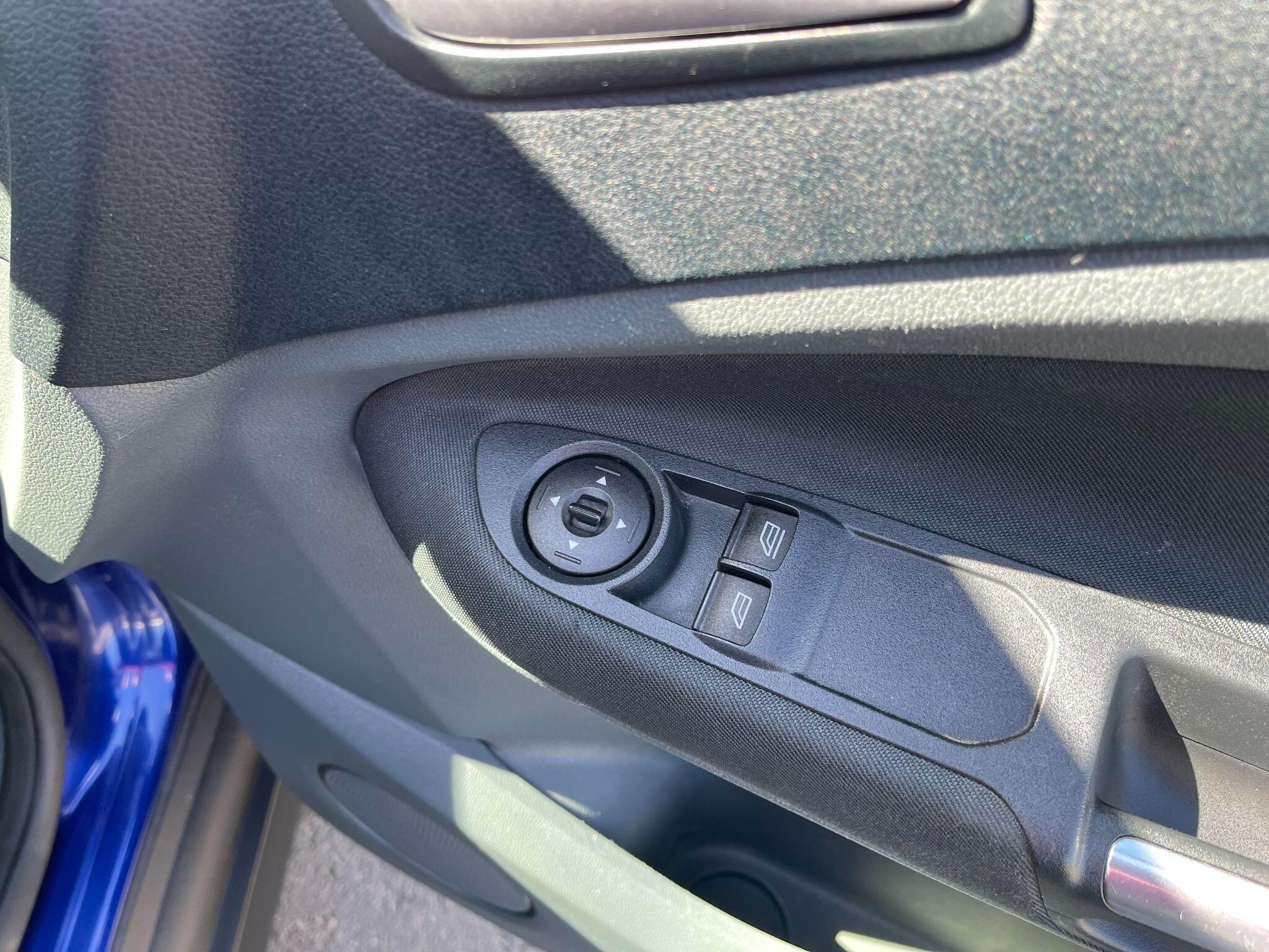 Ford C-Max view 26